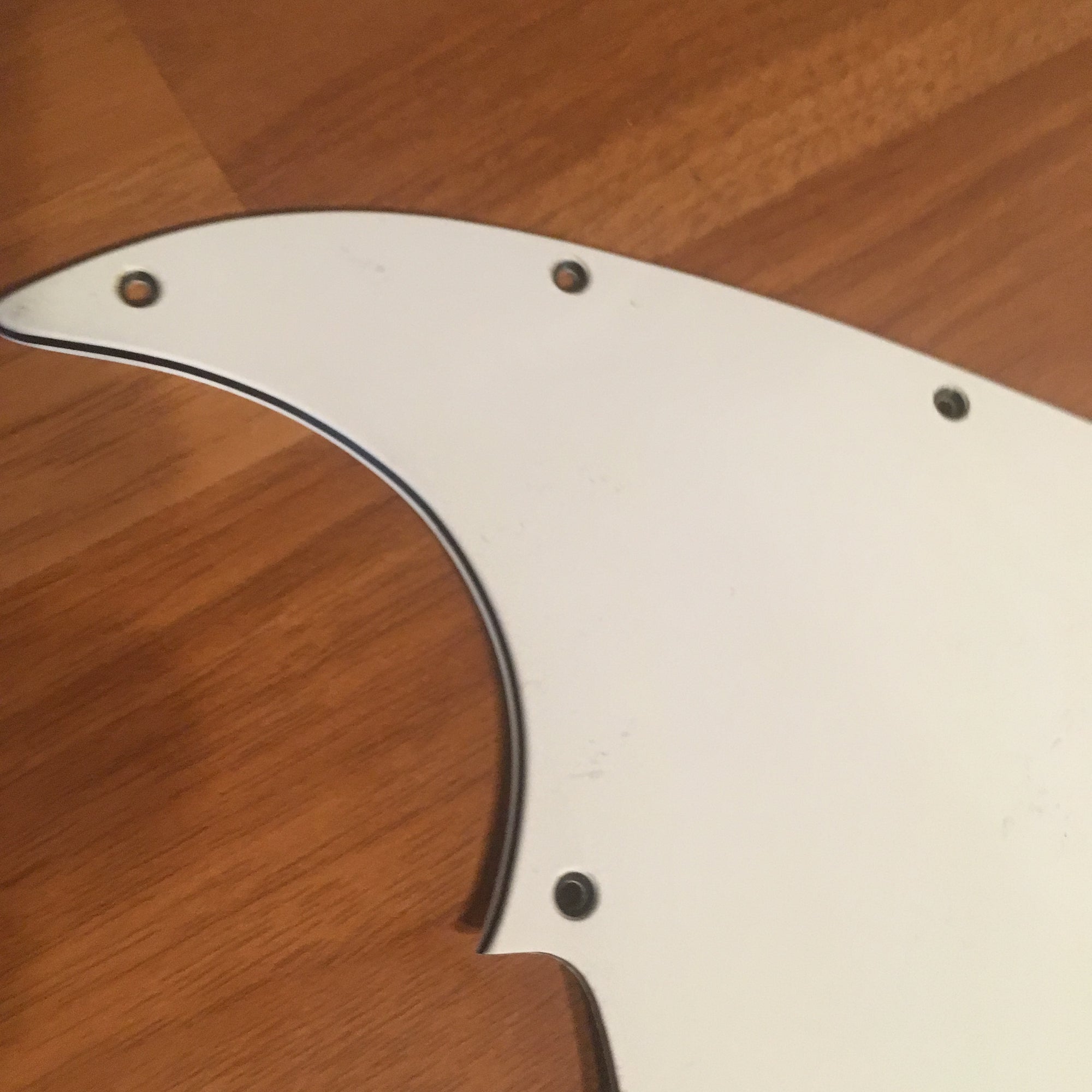 Bass Pickguard White (Single Pickup Slot)