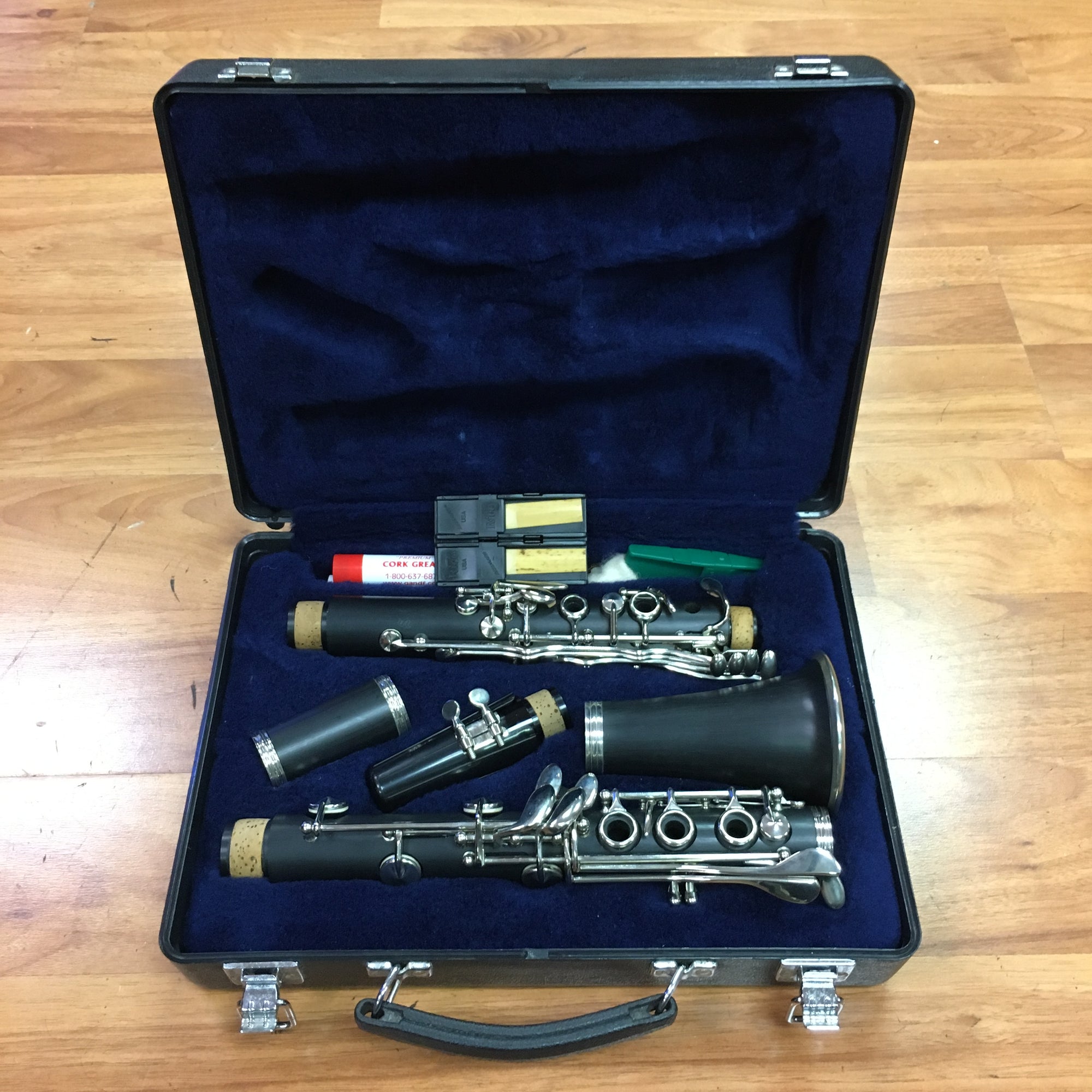 Selmer USA 1400 Clarinet With Case