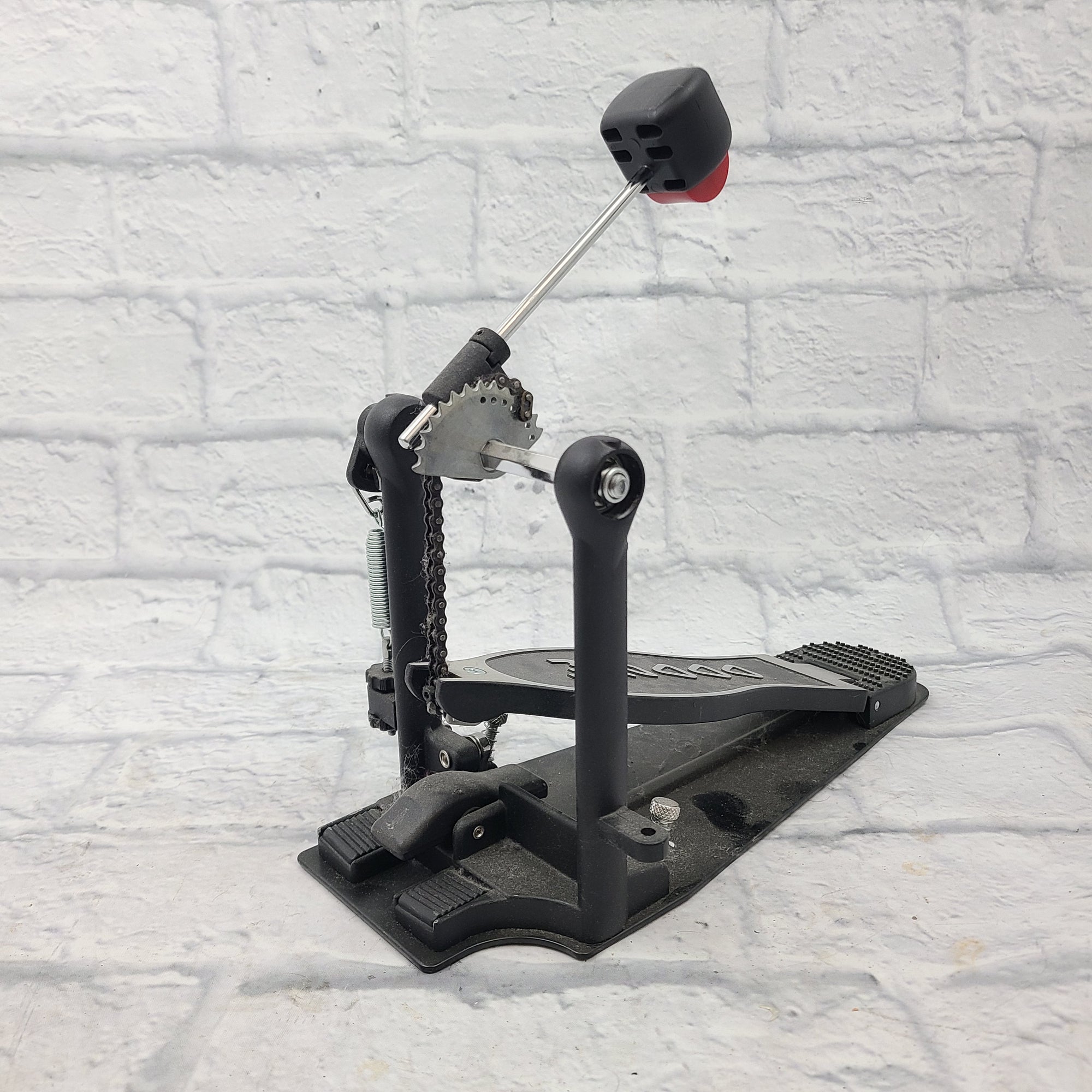 DW 2000 Single Kick Pedal