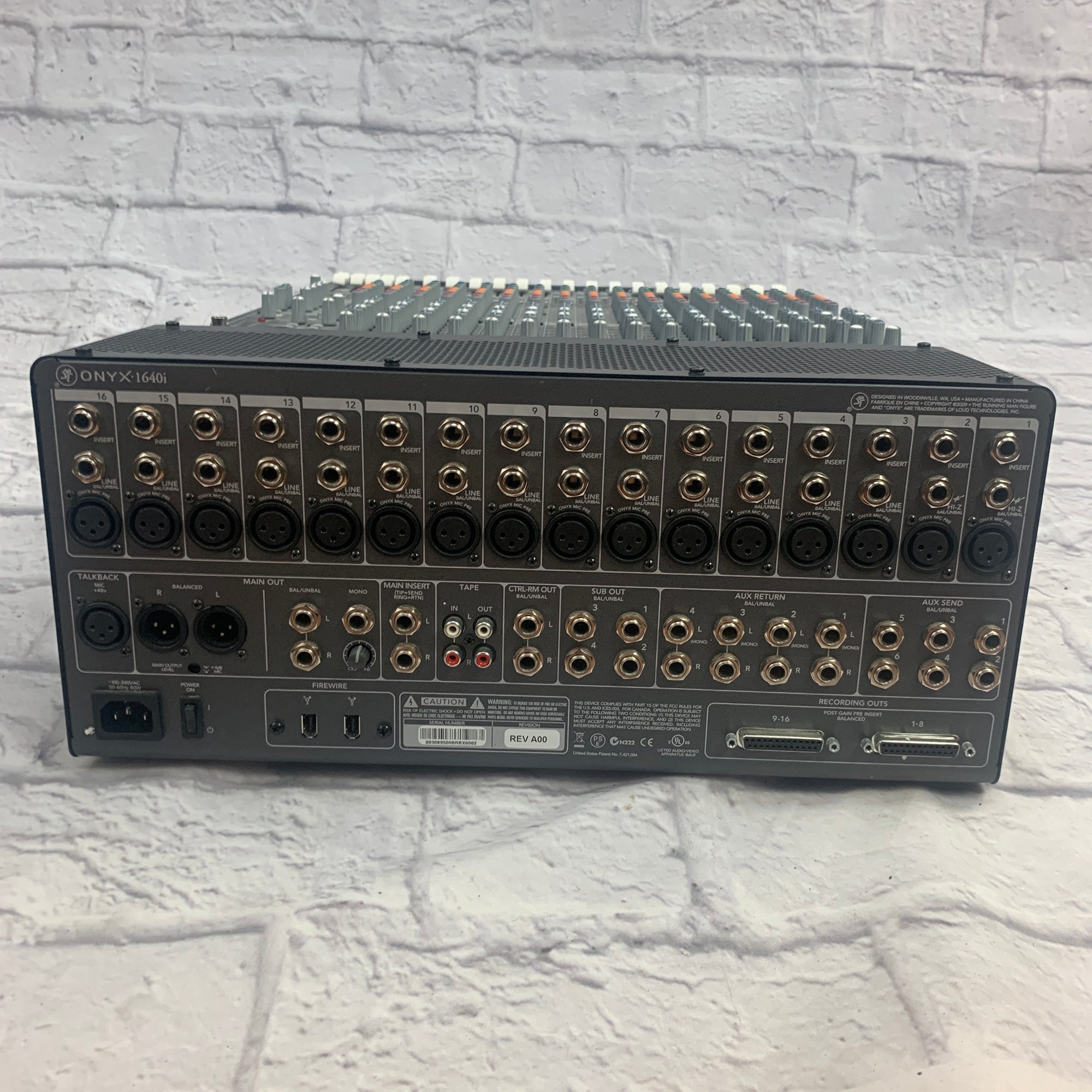 Mackie Onyx 1640i 16 Channel Mixer with Firewire - Evolution Music