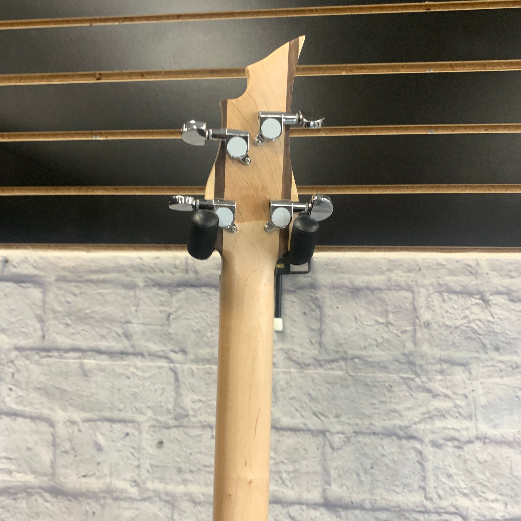 Scrapgrinder Cigarbox Guitar