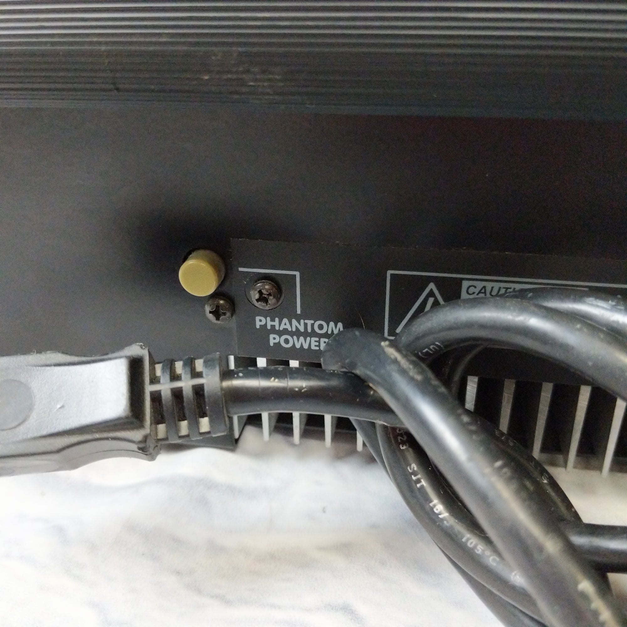 Yorkville AP818 800W 18 Channel Powered Stereo Mixer PA w/ Effects