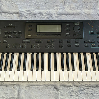 Korg i2 Synthesizer 61-Key Music Workstation