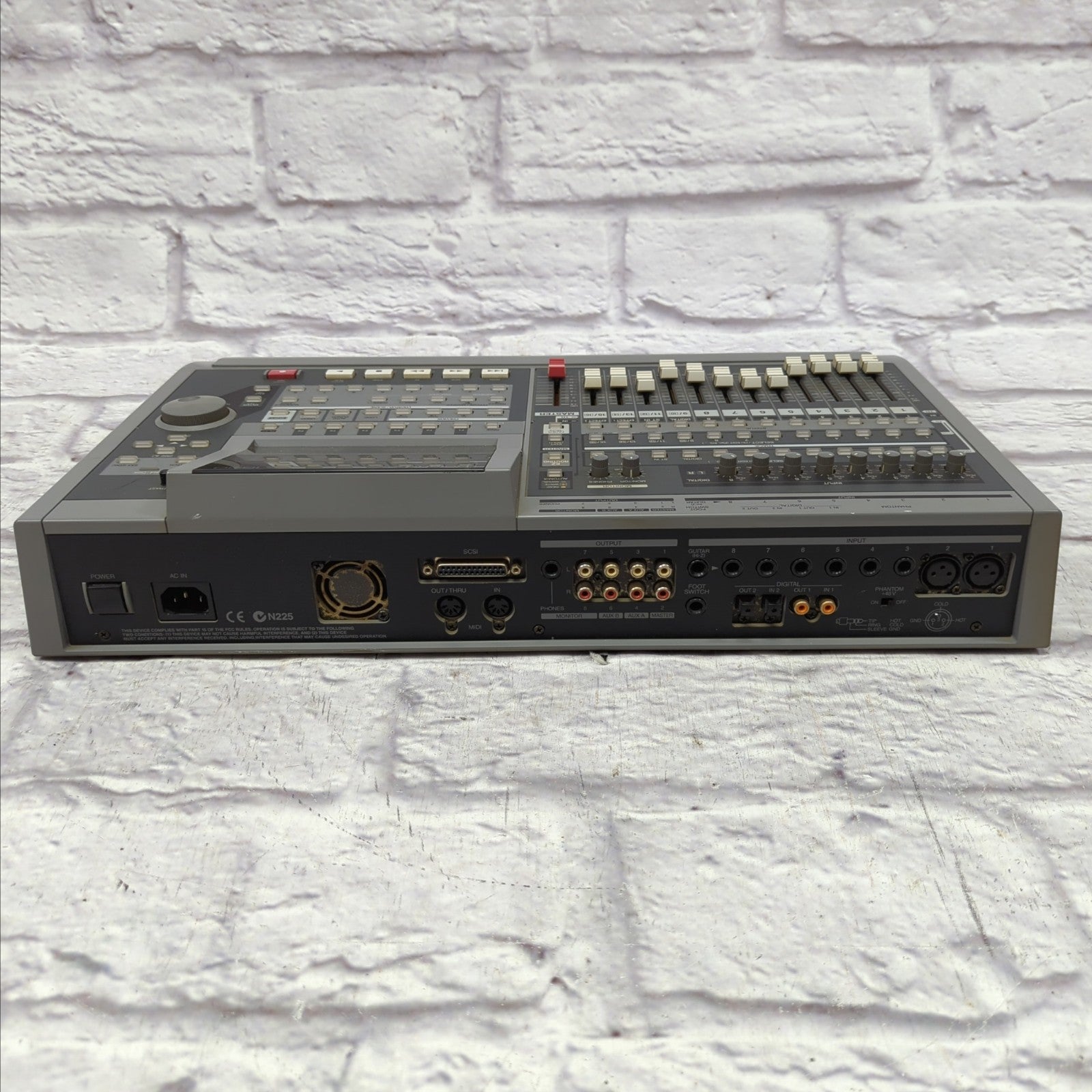 Roland VS-1680 Digital Recorder