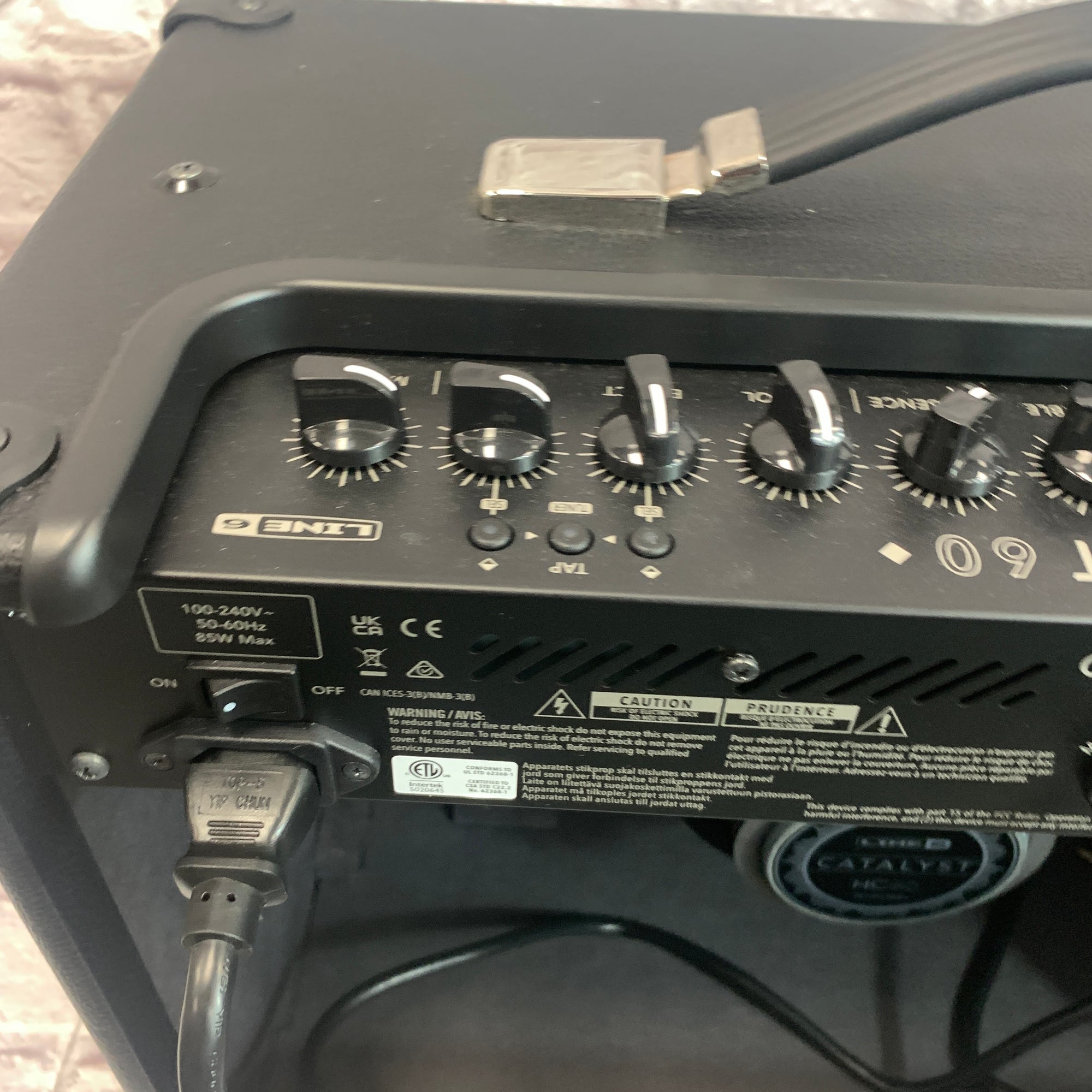 Line 6 Catalyst 60 w/ Cover Guitar Combo Amp