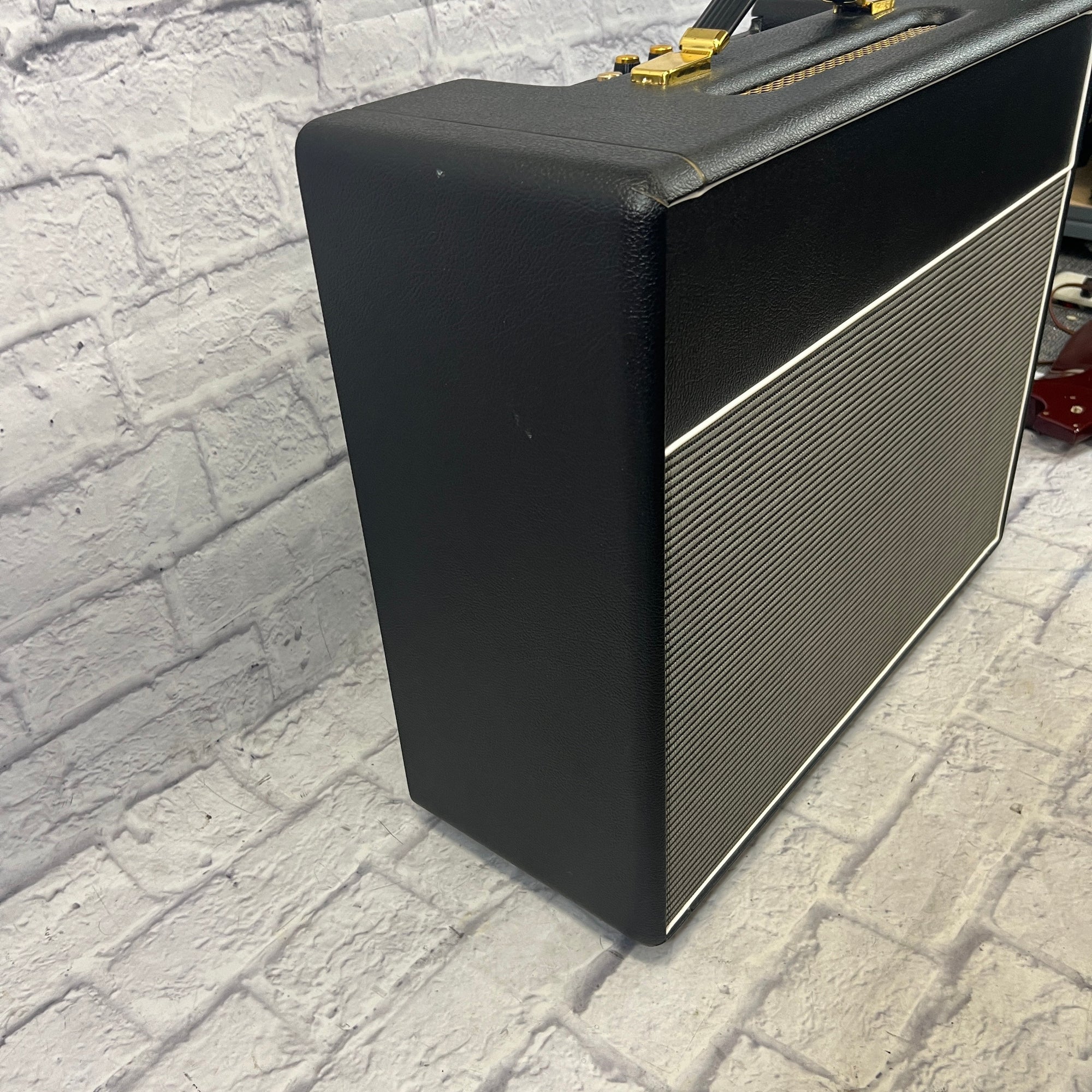 Brown Note Lite 18/30 Tube Guitar Combo Amp with Cover