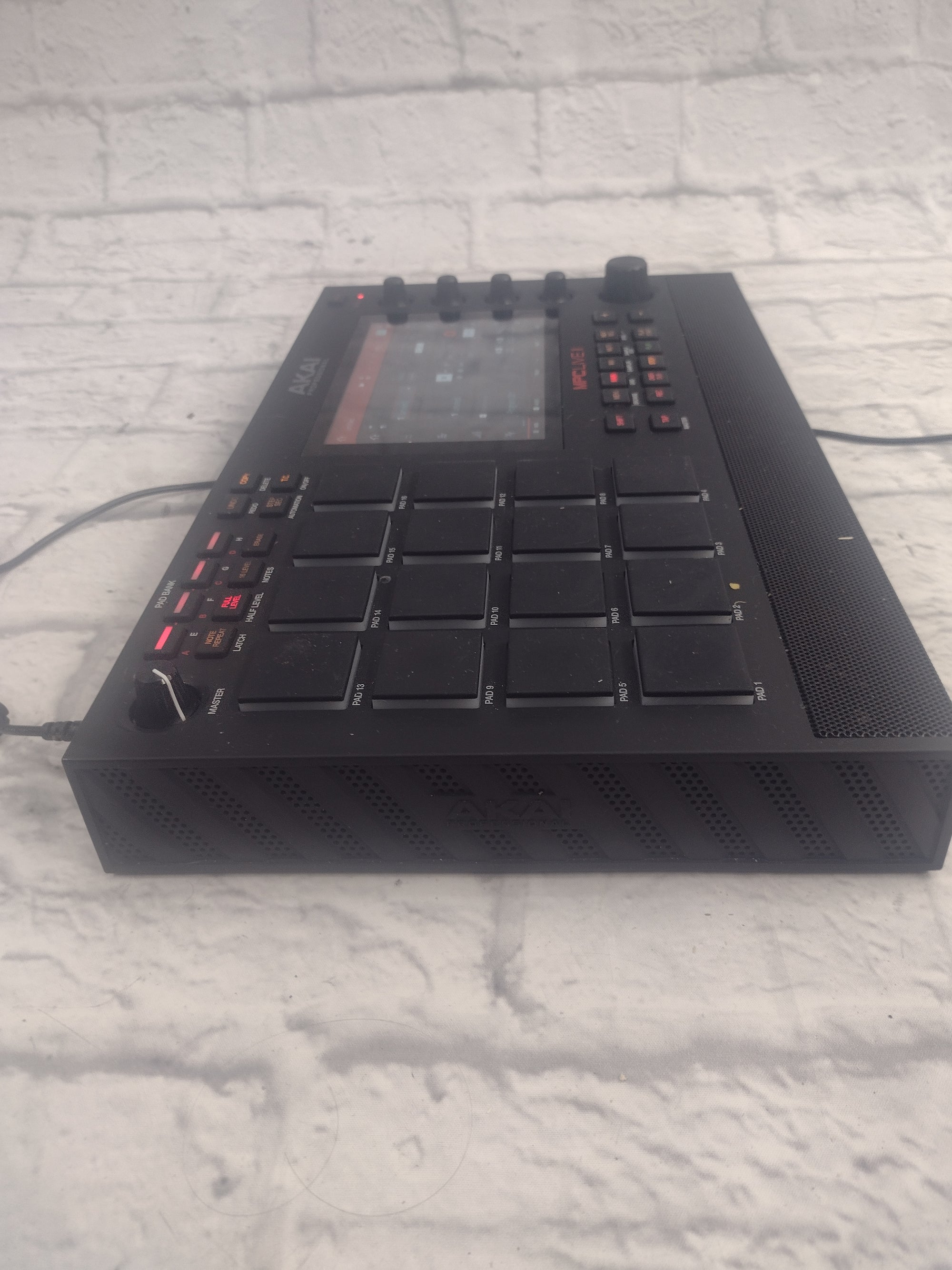 Akai MPC Live II Sampler Sequencer