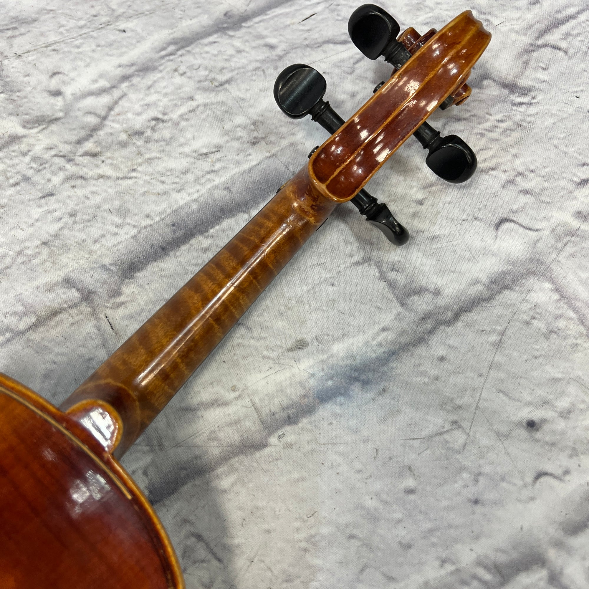 Unbranded 4/4 Violin w/Case and Bow