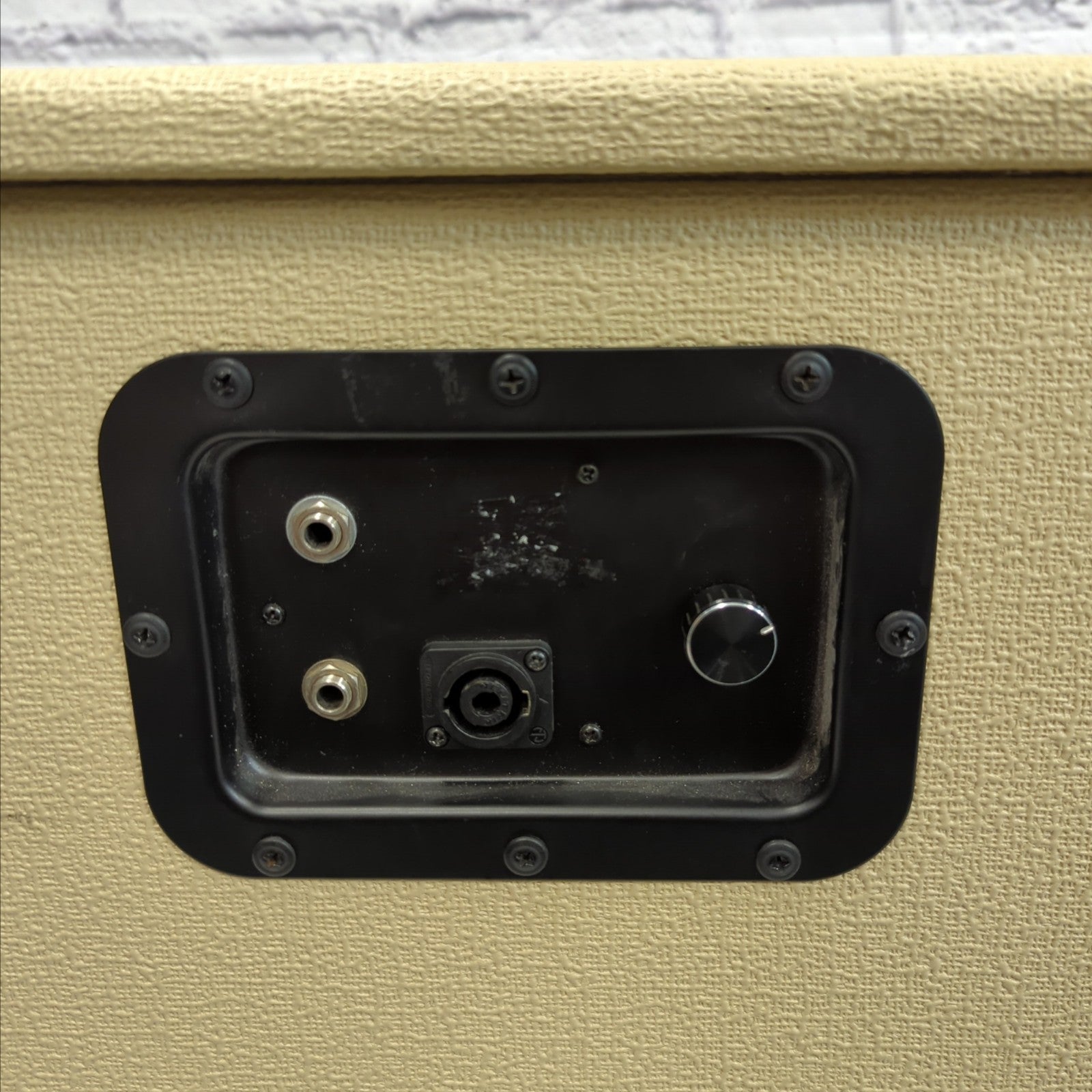 Avatar 4 Ohm Eminence Beta 10 Loaded Bass Cab