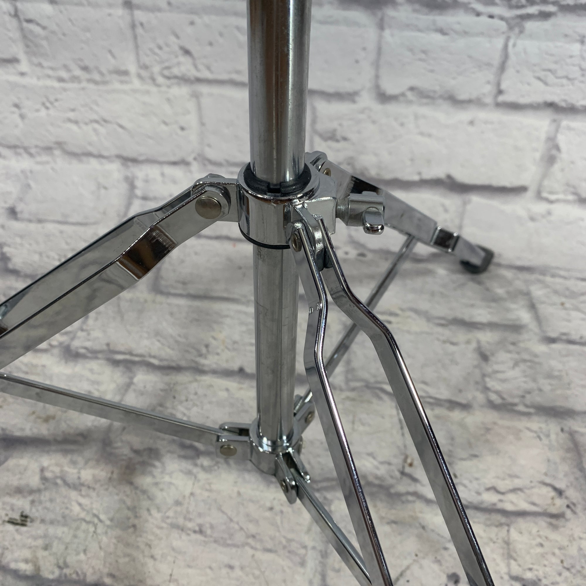 Unknown Double Braced Straight Stand