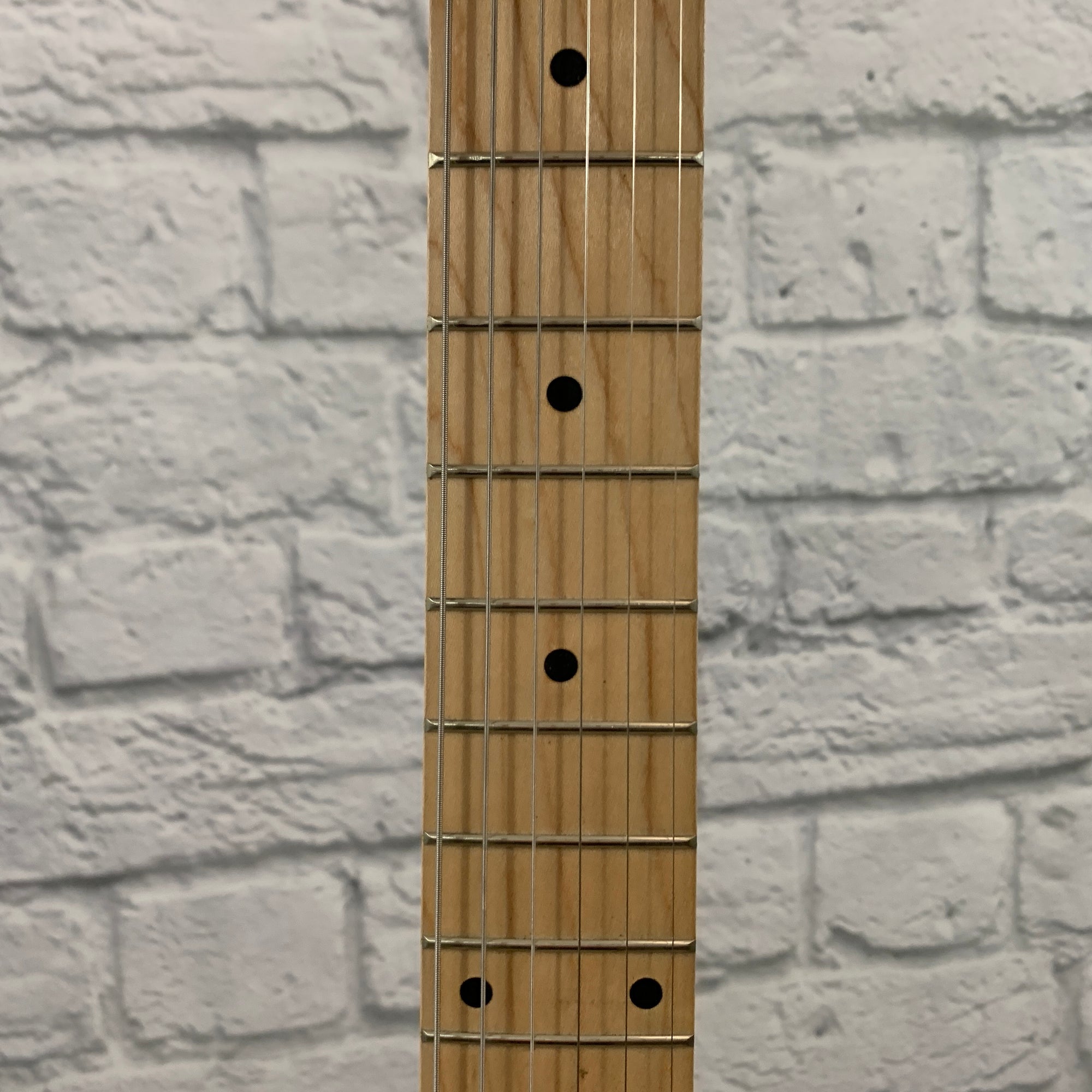 Nashville Guitar Works 125 Single Cutaway - Sunburst, Maple Fretboard