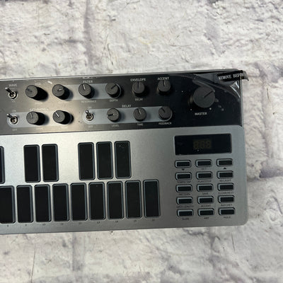 Donner B1 Analog Bass Synthesizer