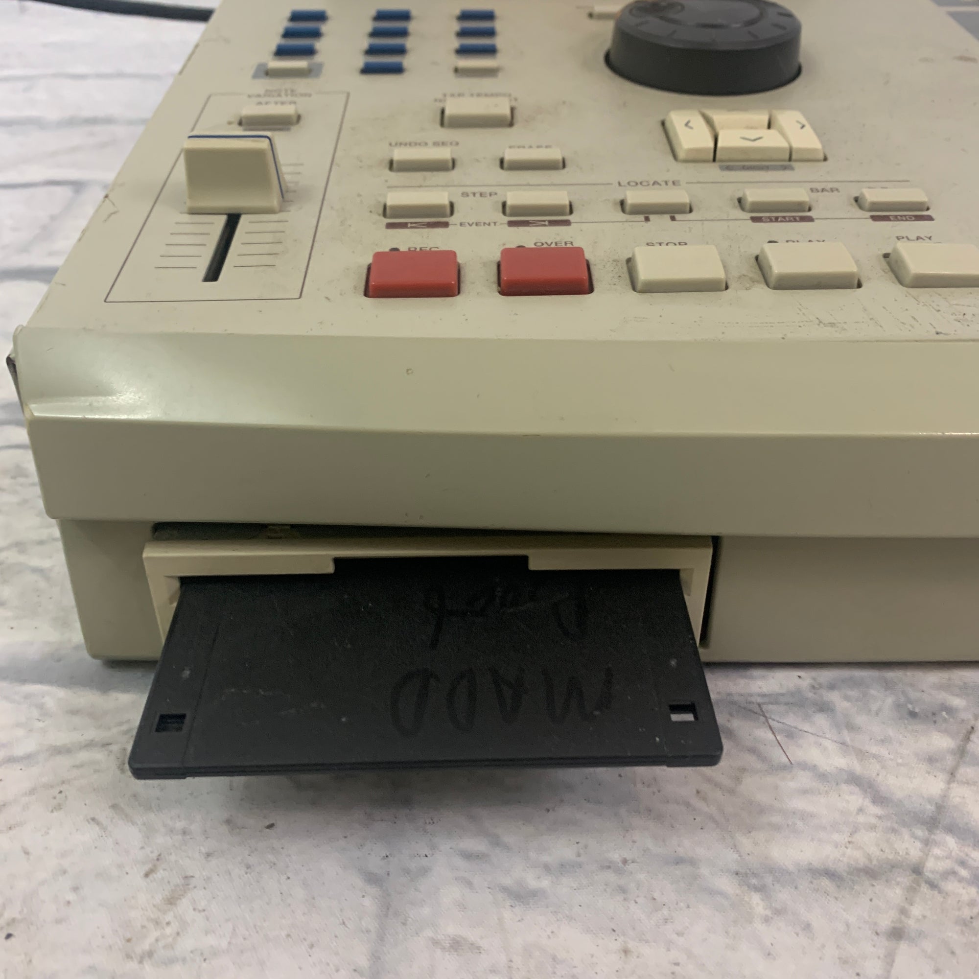 Akai MPC2000XL AS IS