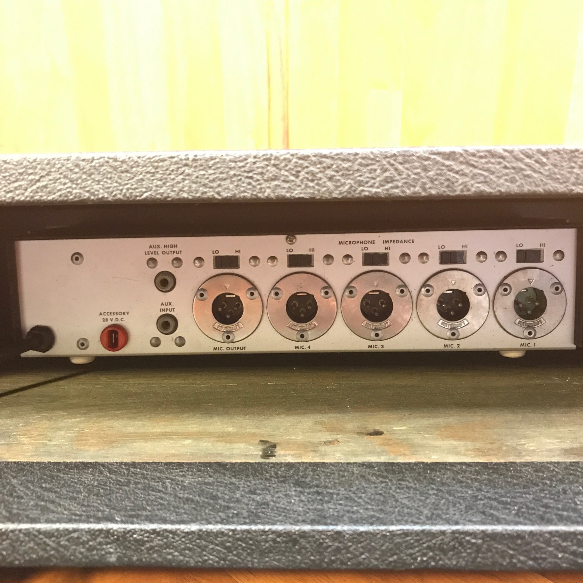 Shure A30A Mixer w/ Carrying Case