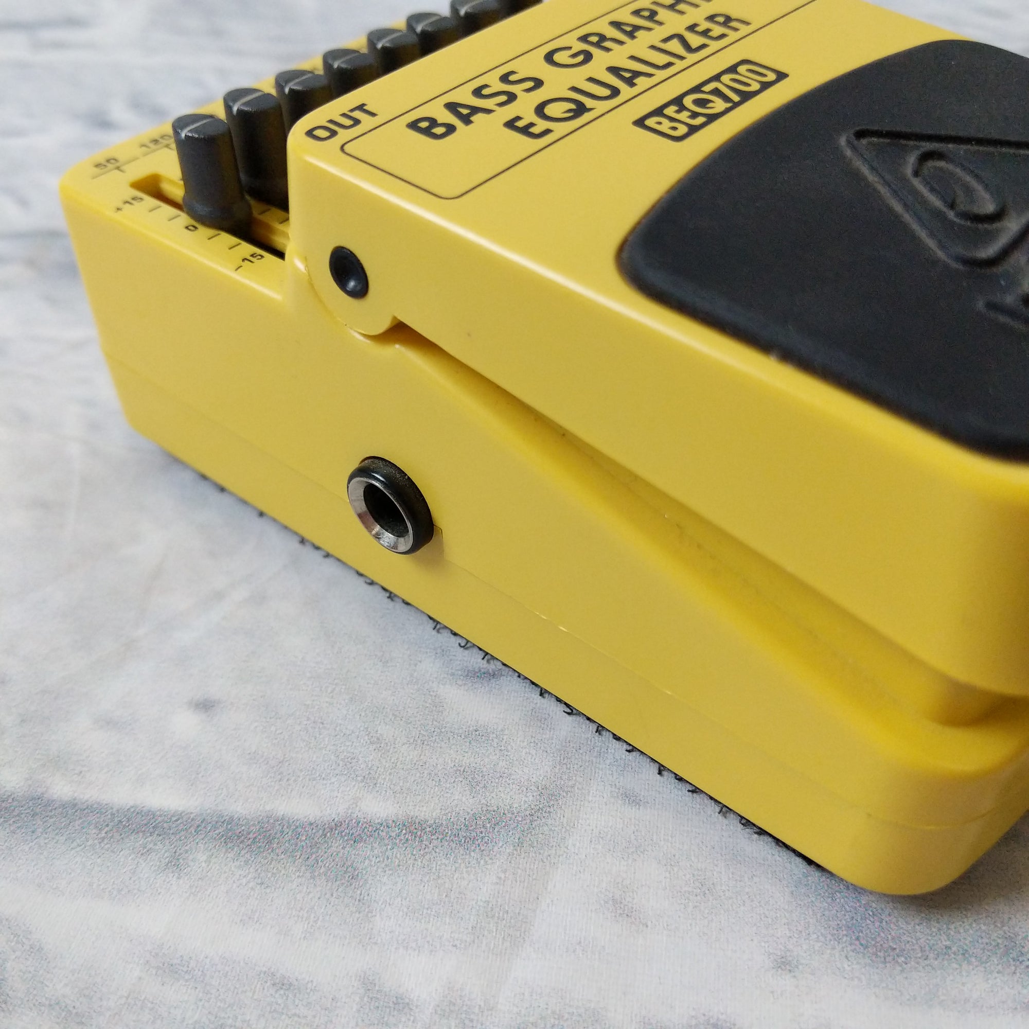 behringer eq pedal review Behringer BEQ700 Bass Graphic EQ Pedal