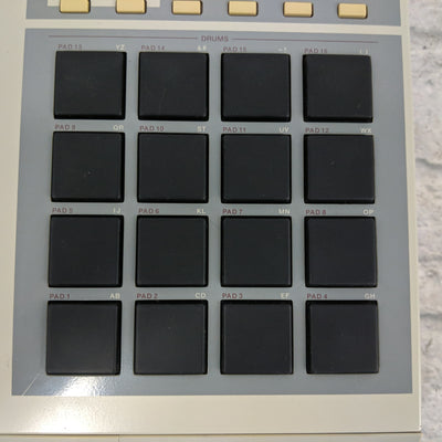 Akai MPC2000XL Midi Production Center