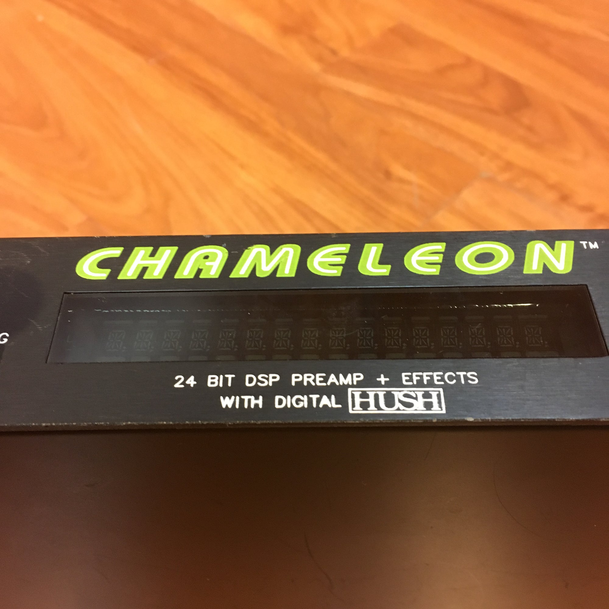 ROCKTRON CHAMELEON2000　1Uエフェクタ Rocktron Chameleon 2000 Rack Guitar Effects Processor