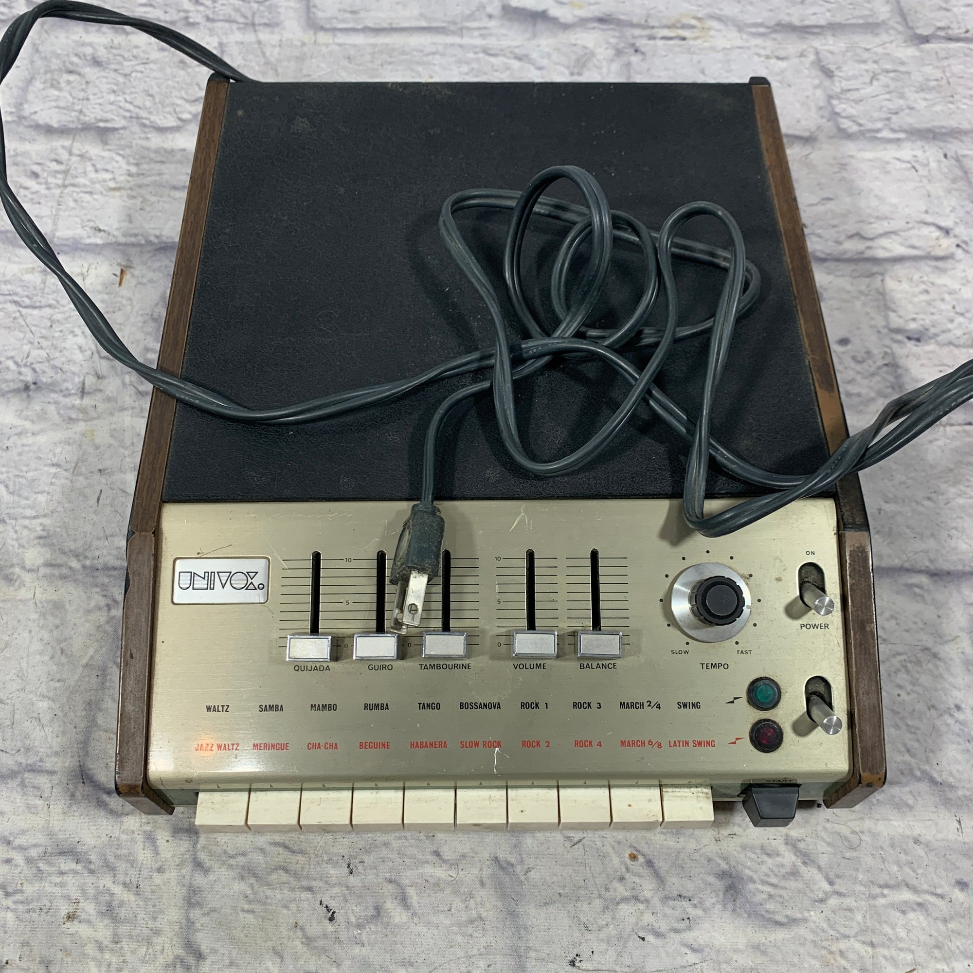 Vintage Univox SR-95 Analog Drum Machine
