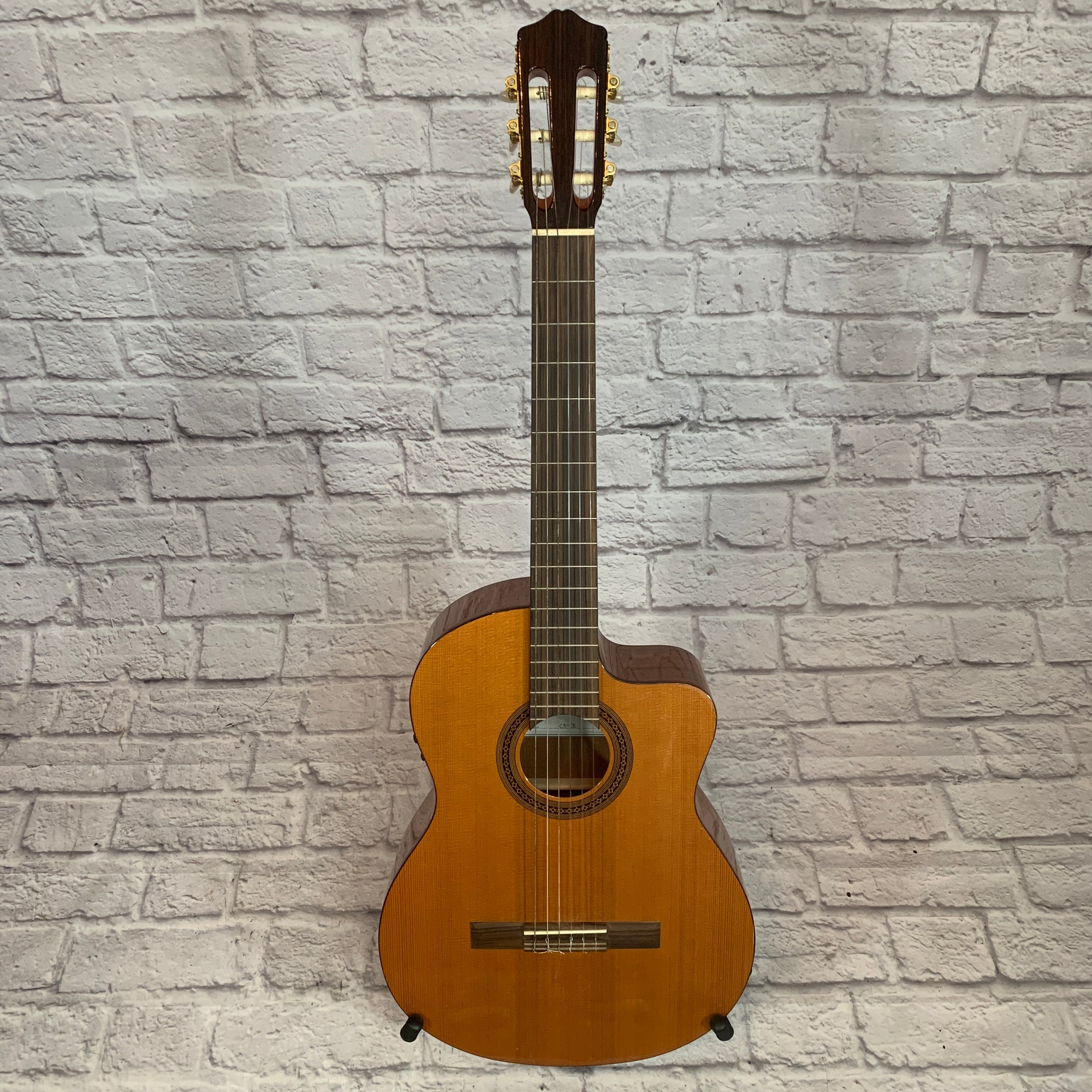 Cordoba Iberia Series C5-CE Classical Acoustic Electric Guitar w/ Hard Case