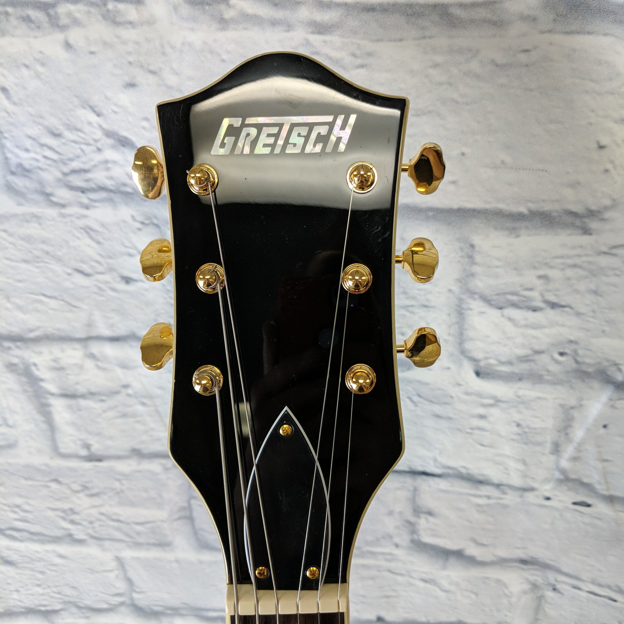 Gretsch G5422TG Electromatic Hollowbody Double Cutaway W/ Bigsby Tremolo, Gold Hardware - Snowcrest White
