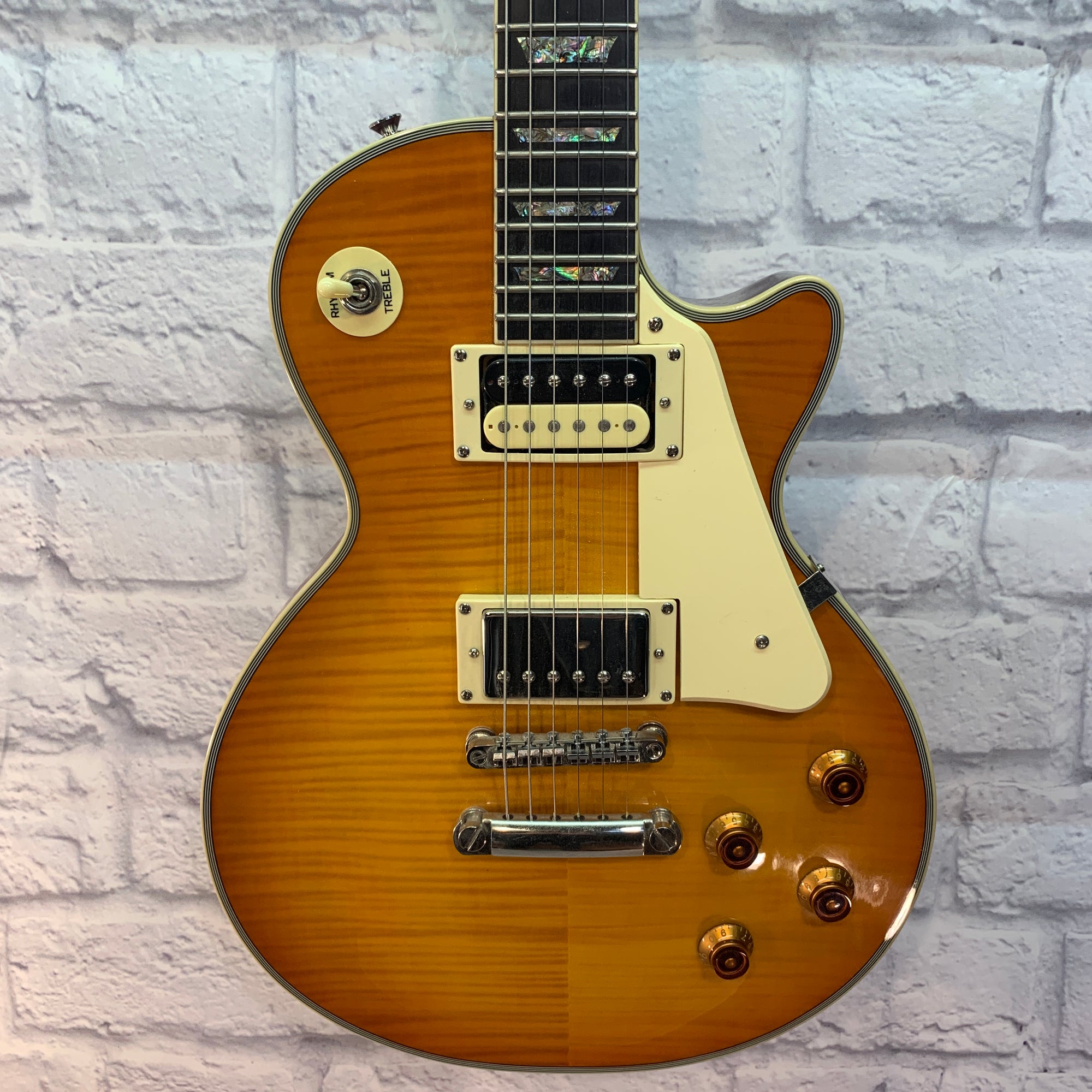 ** Agile 3000 Single Cut Electric Guitar Flame Honey Burst w/ Case