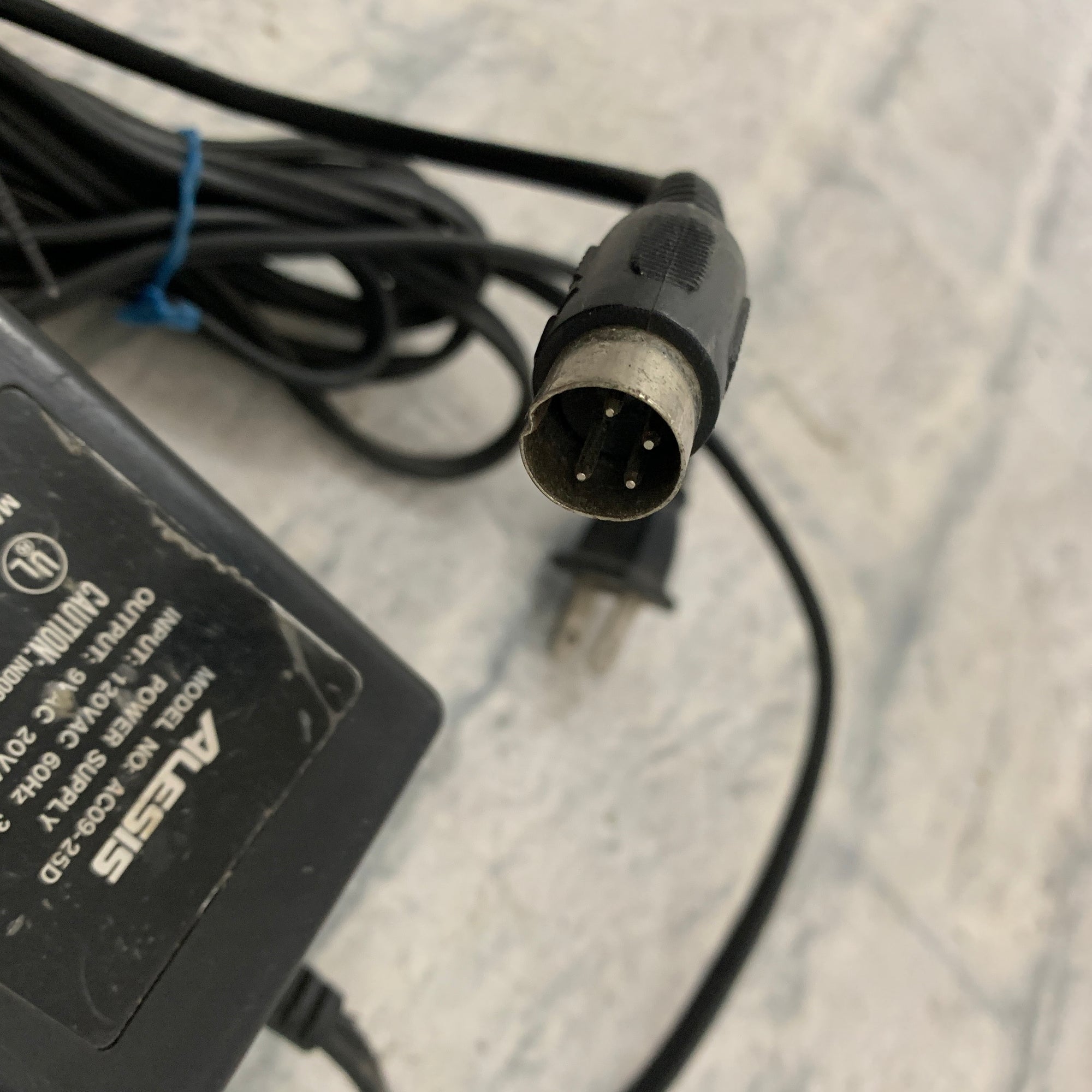 Alesis AC09-25D Power Supply for Quadraverb / Quadrasynth 9VAC 20VA