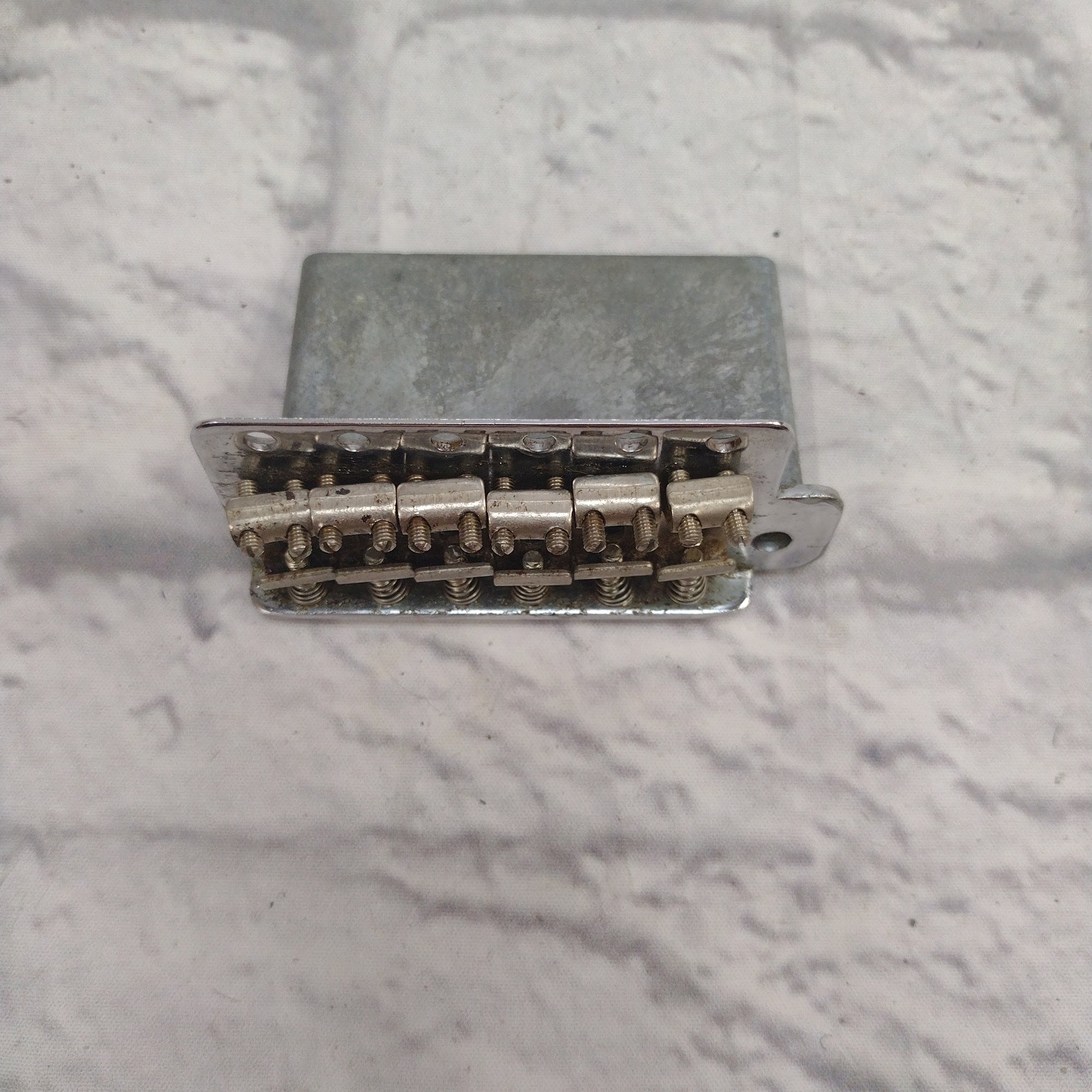 Unknown Stratocaster Tremolo Bridge with Saddles