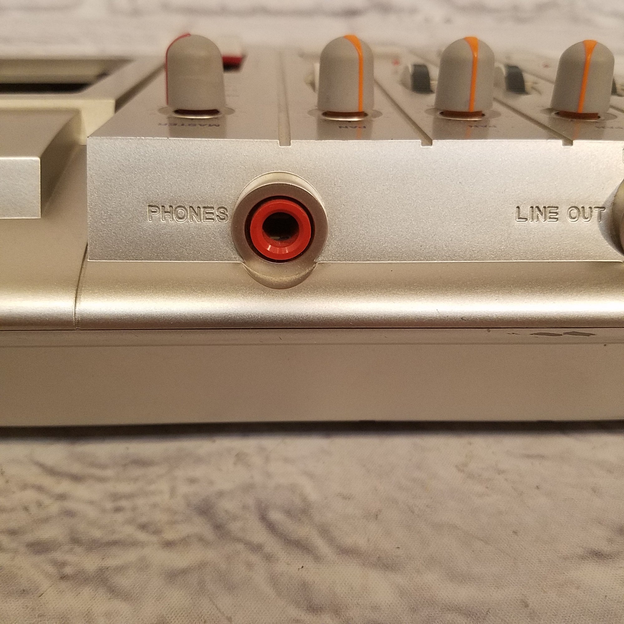 Tascam MF-P01 Portastudio 4 Track Cassette Recorder Tascam MF-P01 Portastudio 4 Track Cassette Recorder