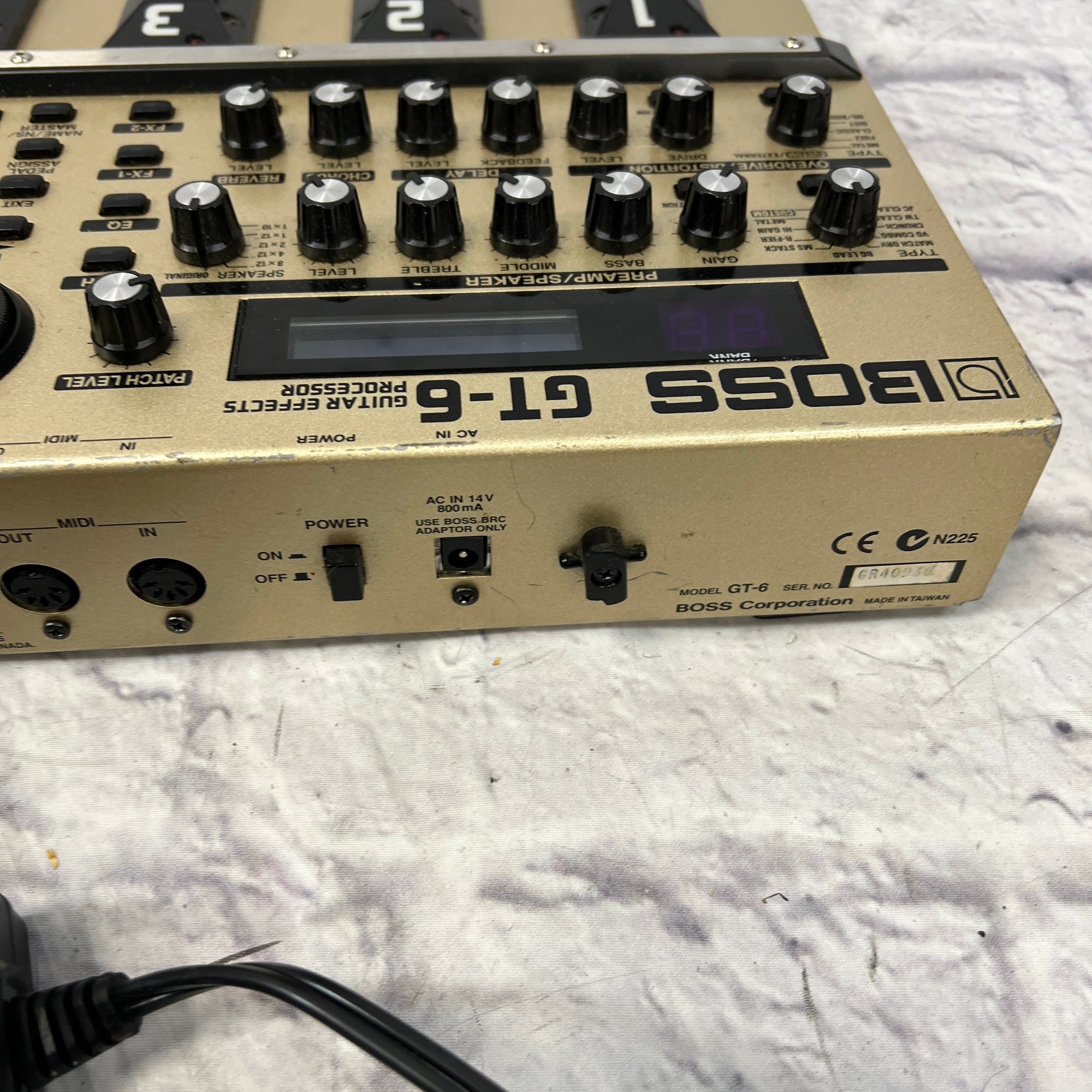 boss gt 6 pedal Boss GT-6 Multieffects Pedal with Power Supply