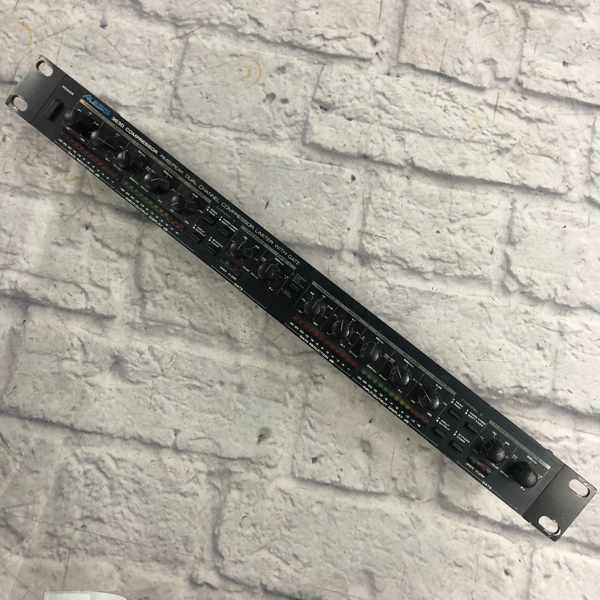 Alesis 3630 Dual-Channel Compressor / Limiter with Gate