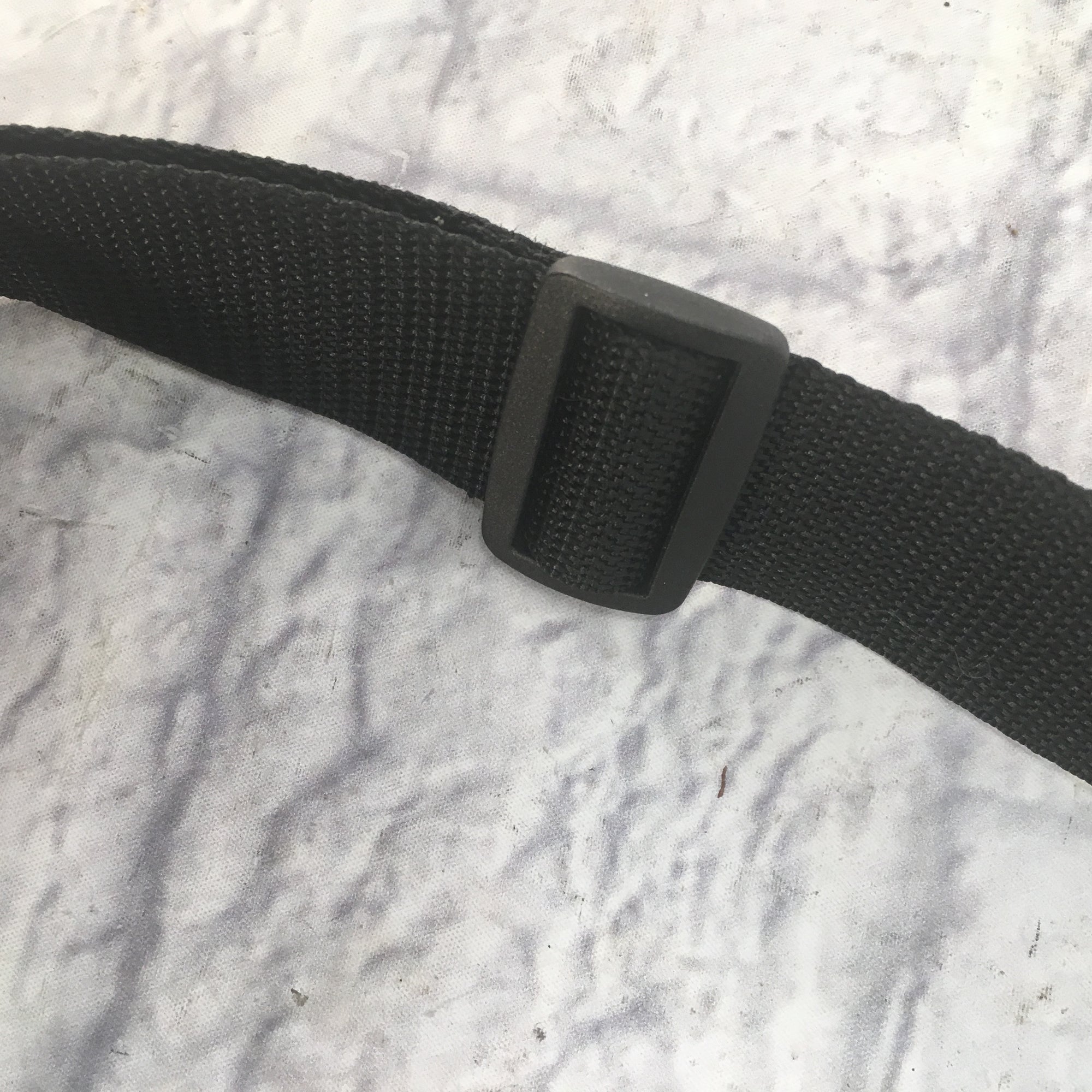 Unknown Ultra Thin Black Nylon Guitar Strap