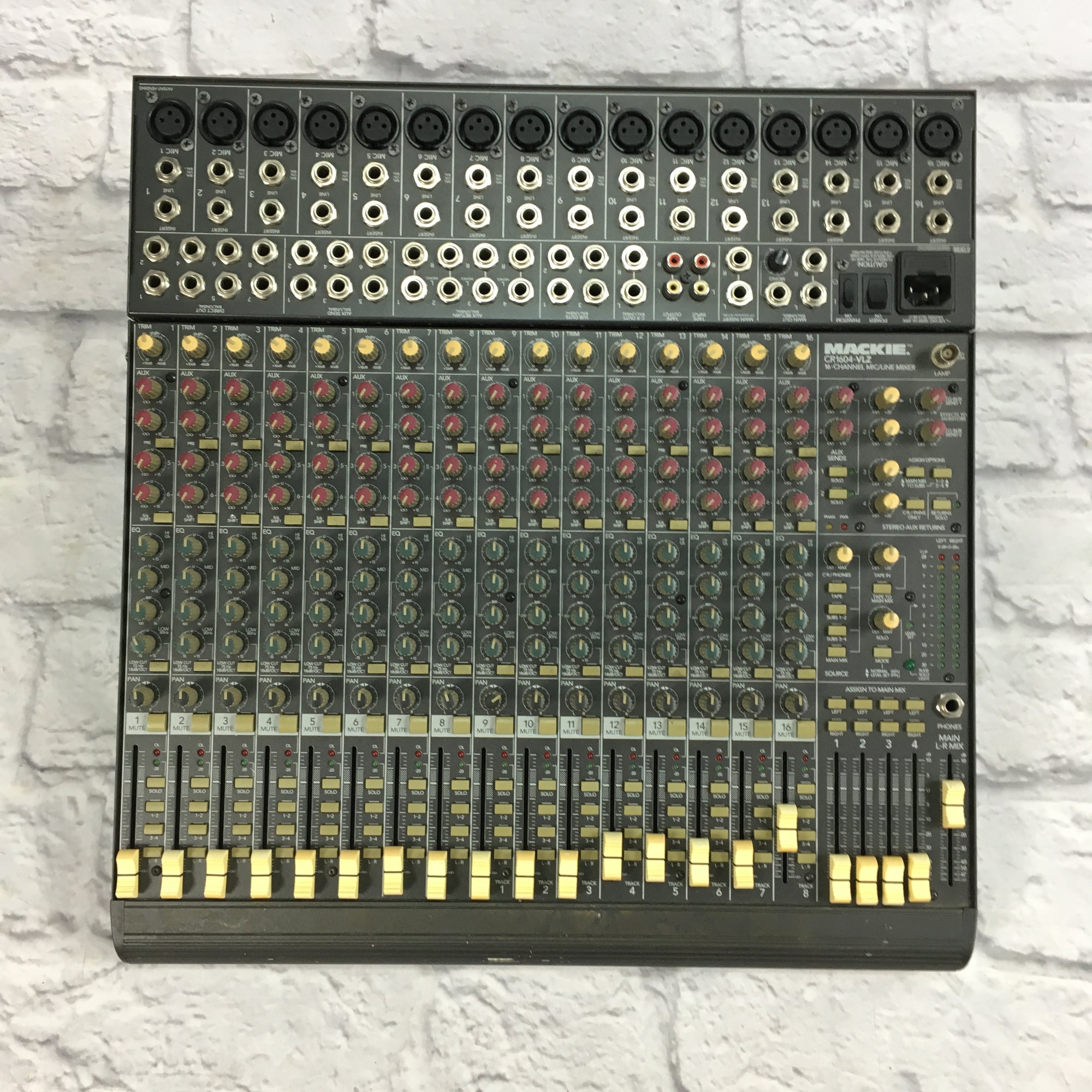 Mackie CR1604VLX 16 Channel Passive Mixer