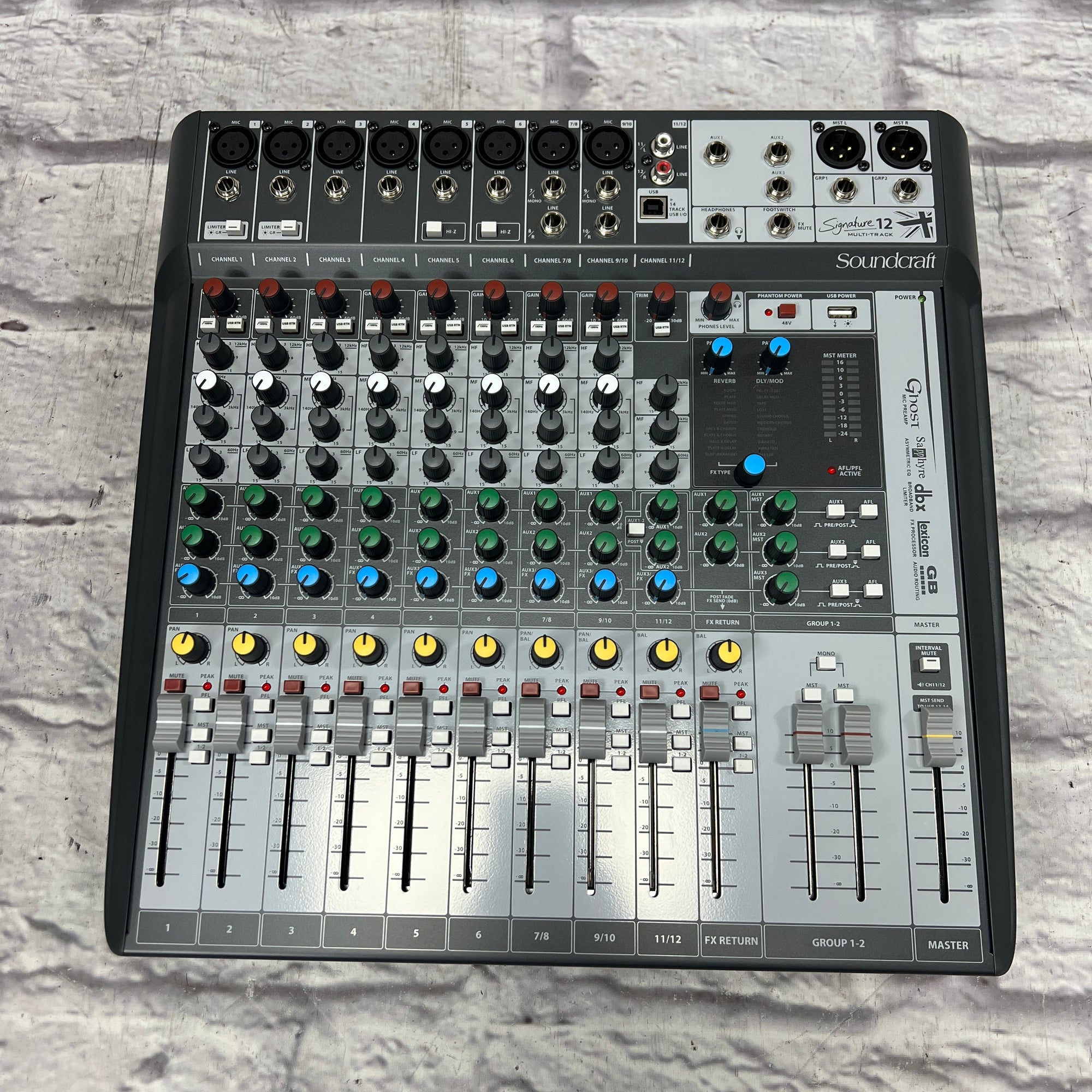 Soundcraft Signature 12 Mixer