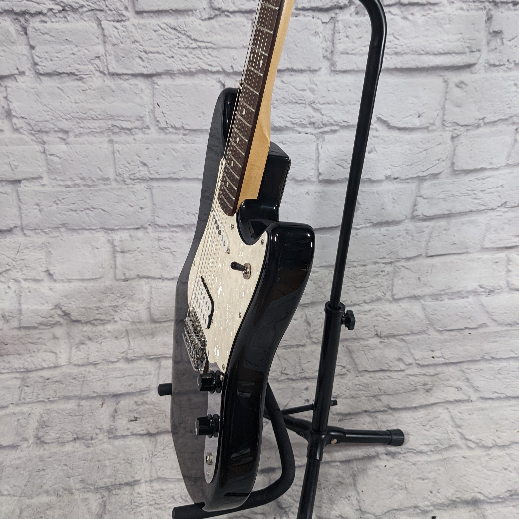 【生産終了限定品】Squier CYCLONE Yahoo!オークション - 生産終了レア Fender Squier Cyclone