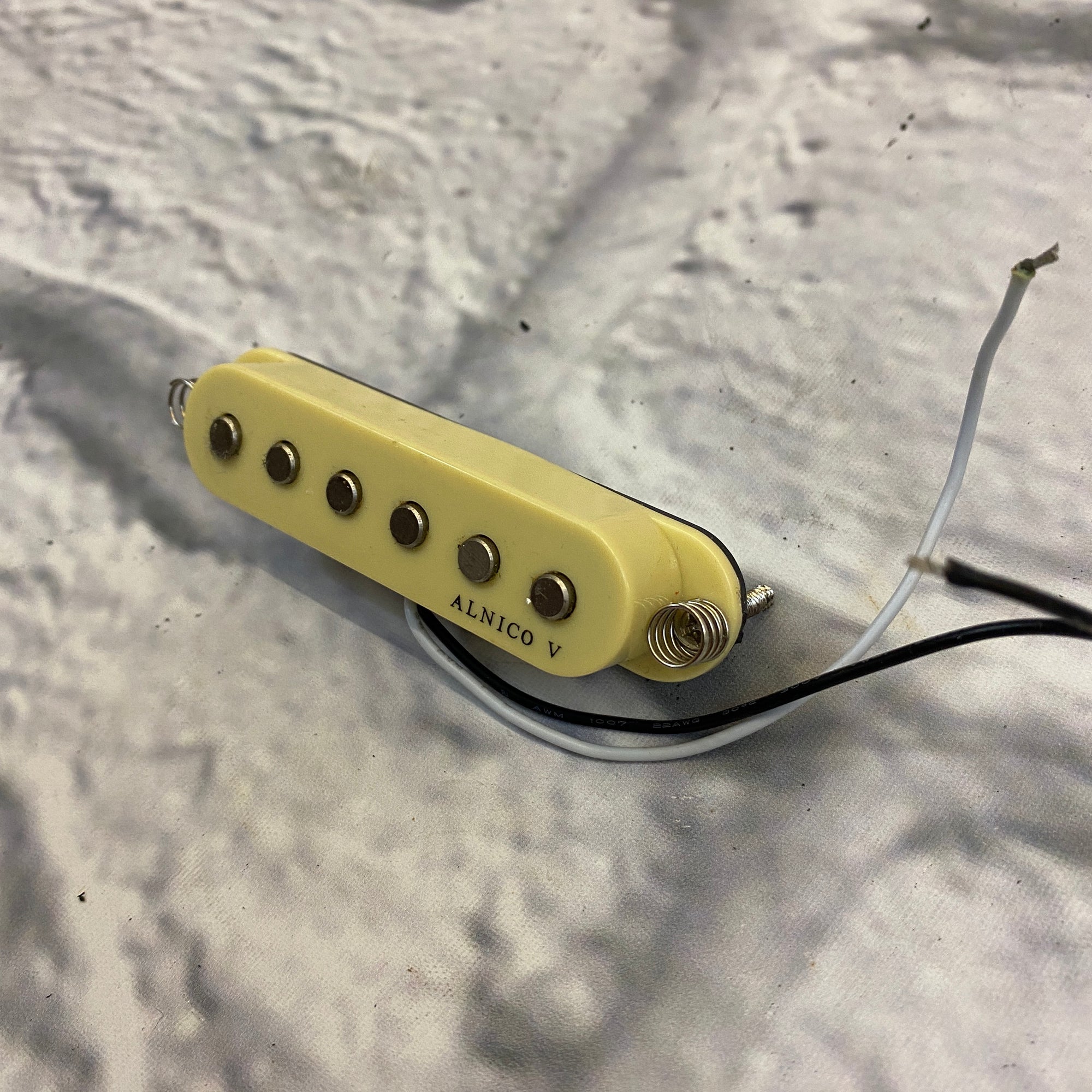 Unknown Alnico V Single Coil Pickup - Cream