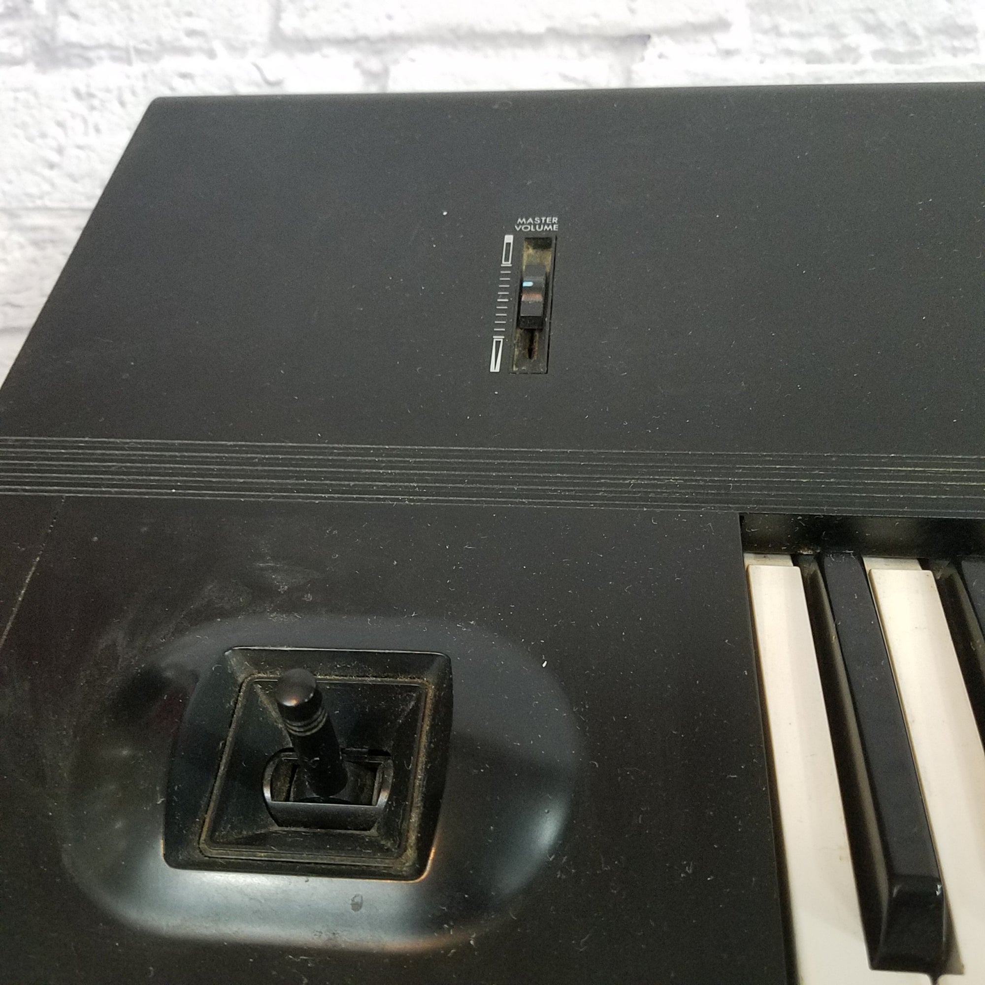 Korg M1 61-Key Synth Music Workstation - Evolution Music Korg M1 61-Key Synth Music Workstation - Evolution Music