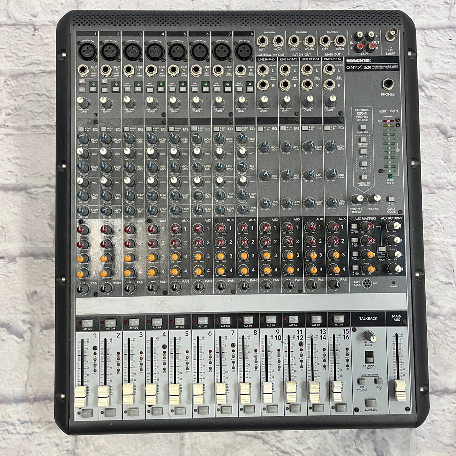 Mackie Onyx 162016 Channel Analog Mixer
