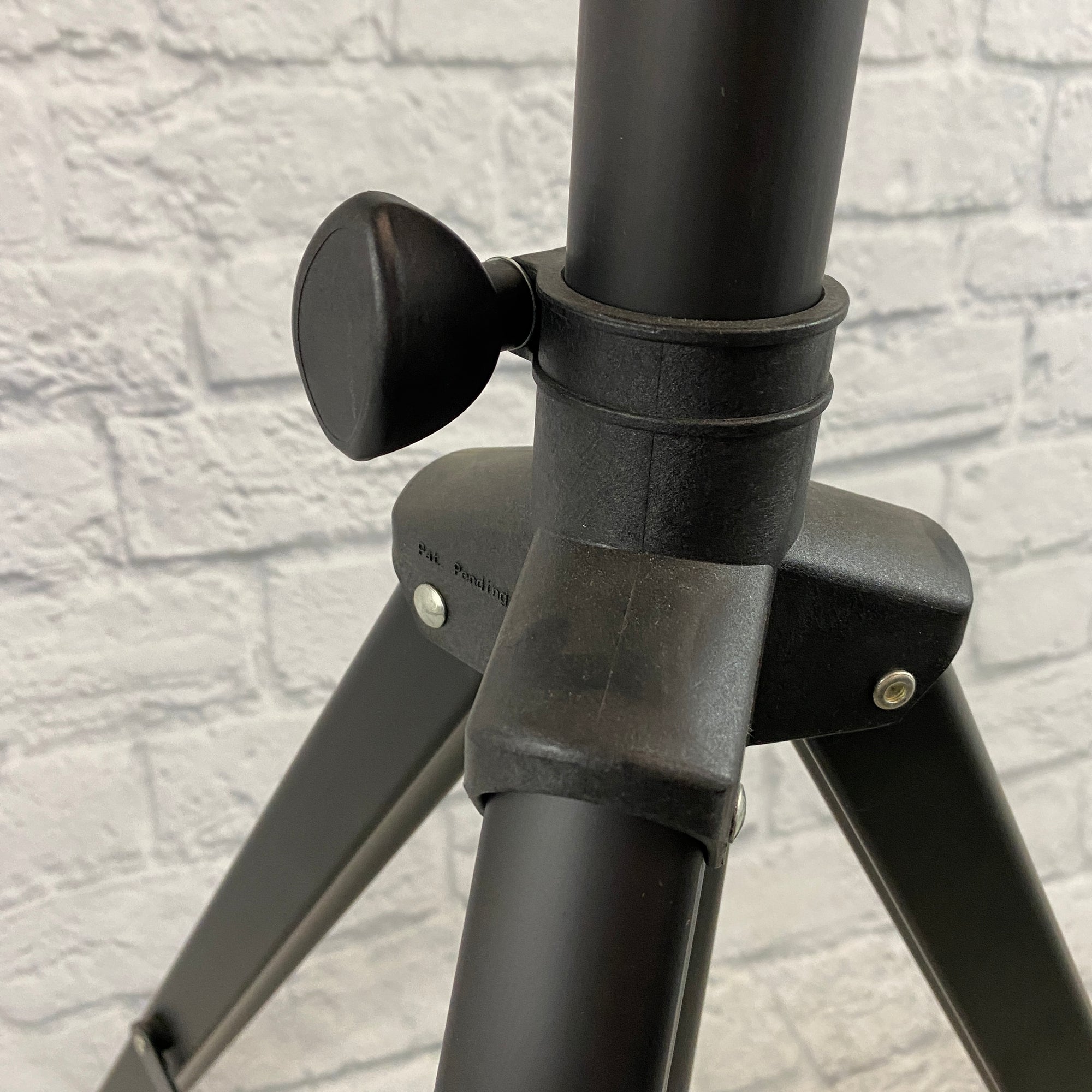 Musika Black Tripod Single Speaker Stand