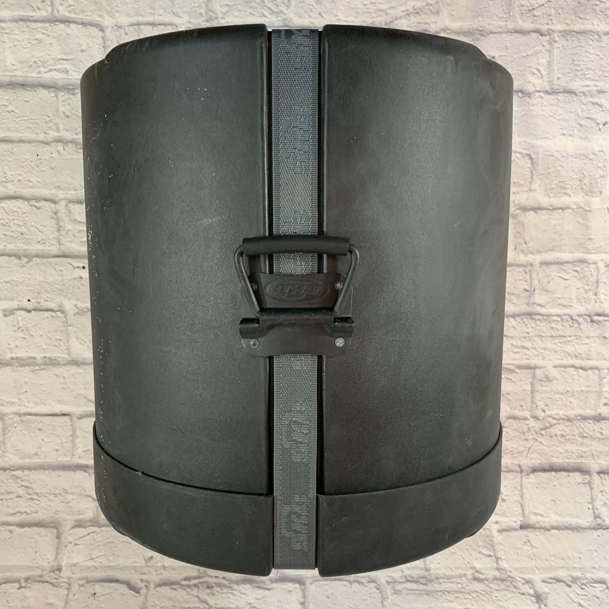 SKB Roto-X Molded 18 X 18.5" Floor Tom Drum Hard Case with Padded Interior