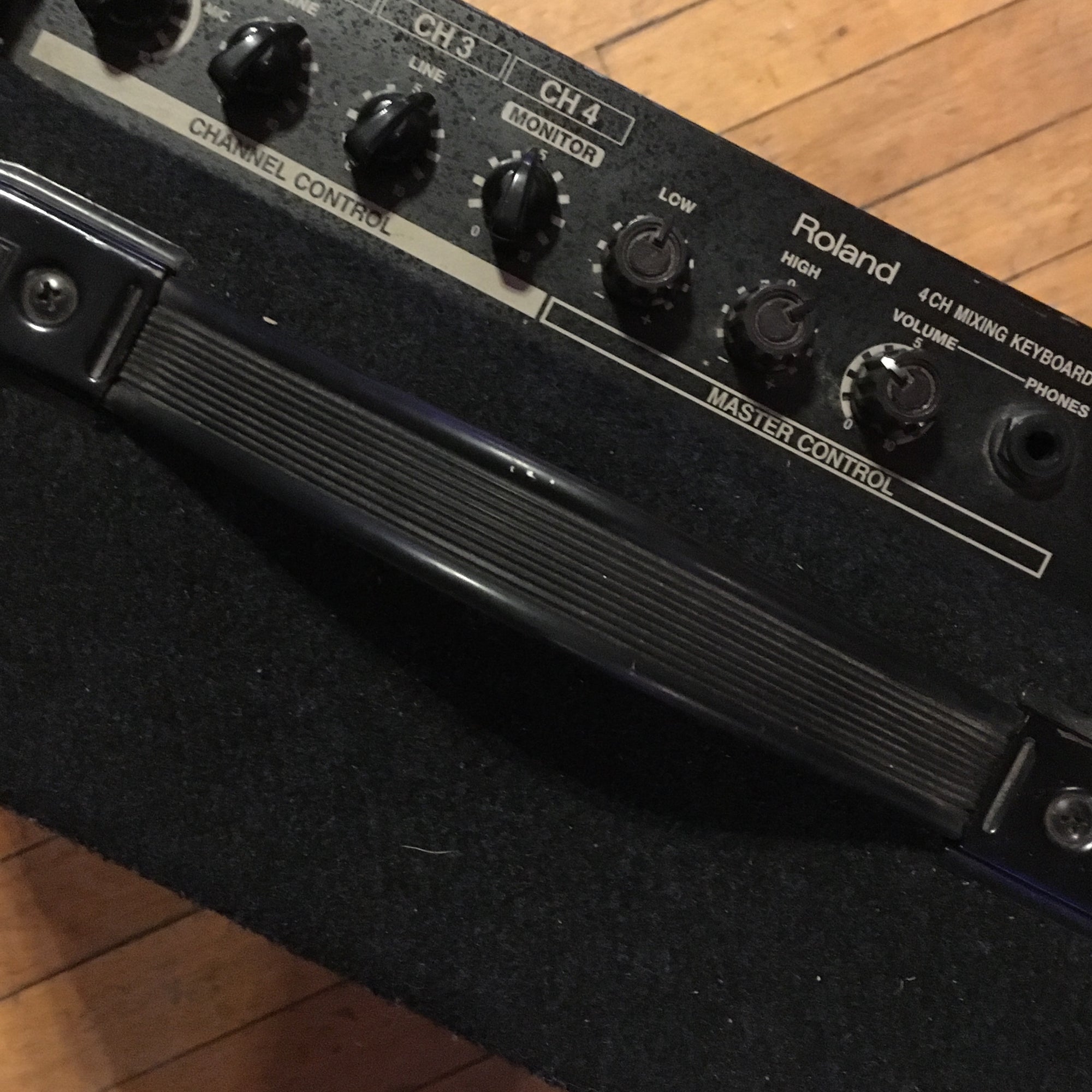 Roland KC100 Keyboard Amp