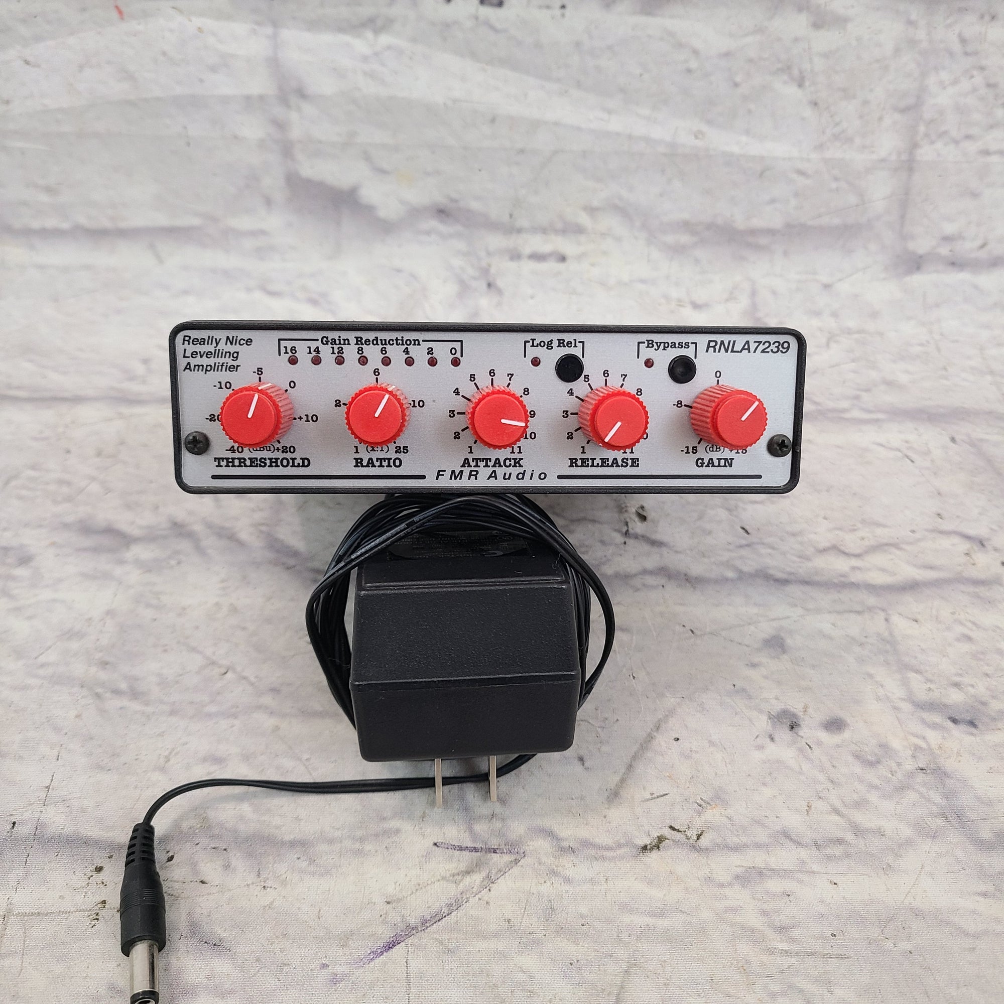 FMR Audio Really Nice Leveling Amplifier RNLA7239