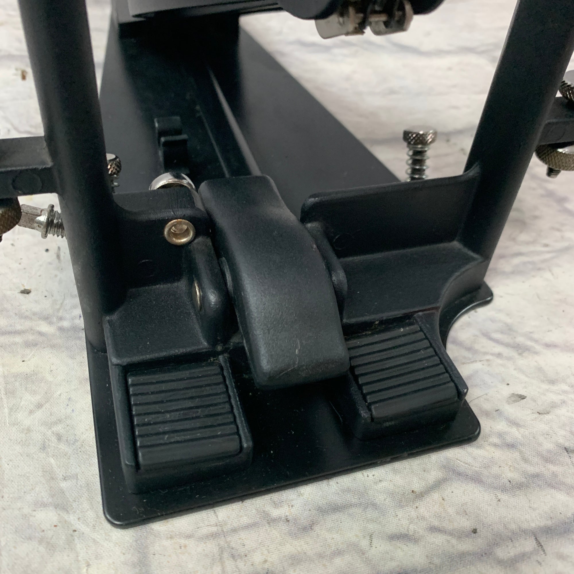 DW 4000 Series Double Kick Pedal -missing crossbar