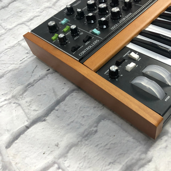 Behringer Poly D 4 Voice Polyphonic Synth - Evolution Music
