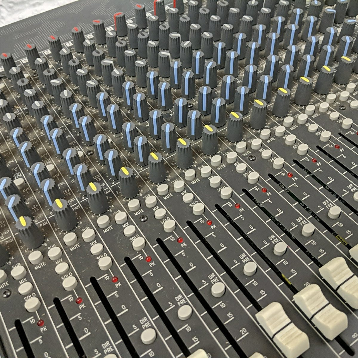 Soundcraft Spirit FX16 16 Channel Rackmountable Mixer with Lexicon Effects