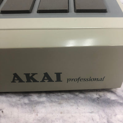 Akai MPC2000XL Production Center 32mb with 8 Outs