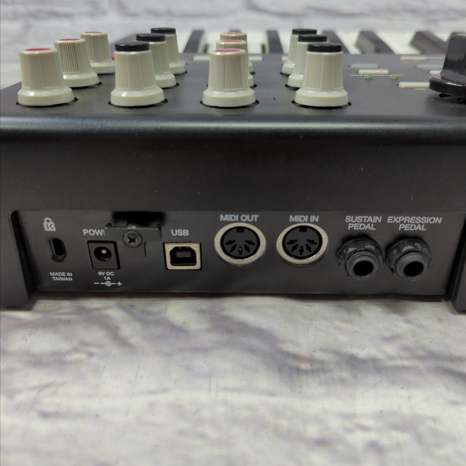 Akai MPK25 25 Key Midi Controller