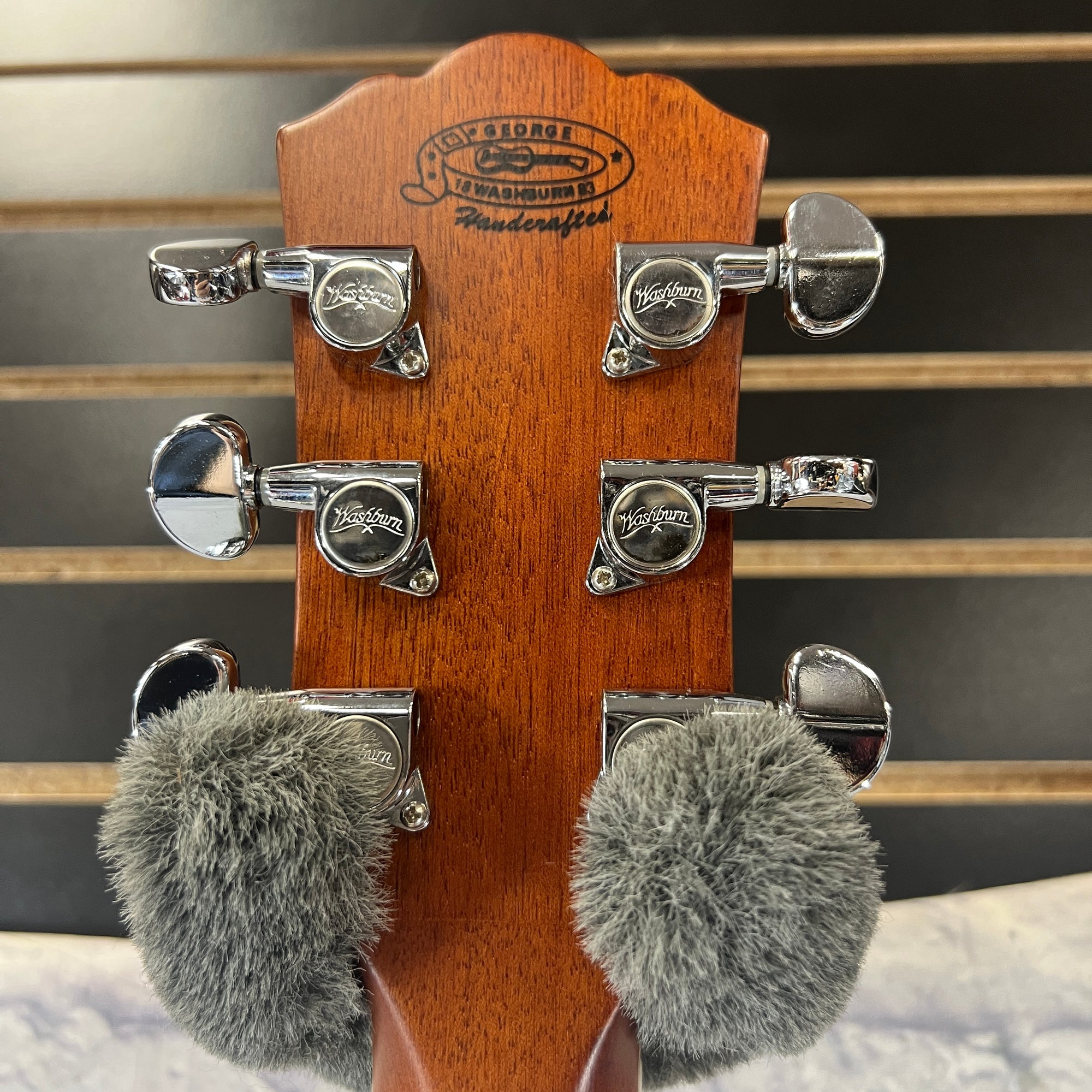 Washburn WSJ50 Elite Jumbo Acoustic Guitar with Hard Case
