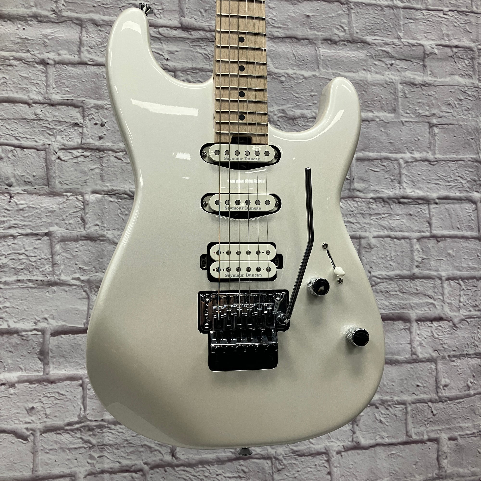 Charvel San Dimas Pro Mod HSS FR Electric Guitar Blizzard Pearl B-Stock