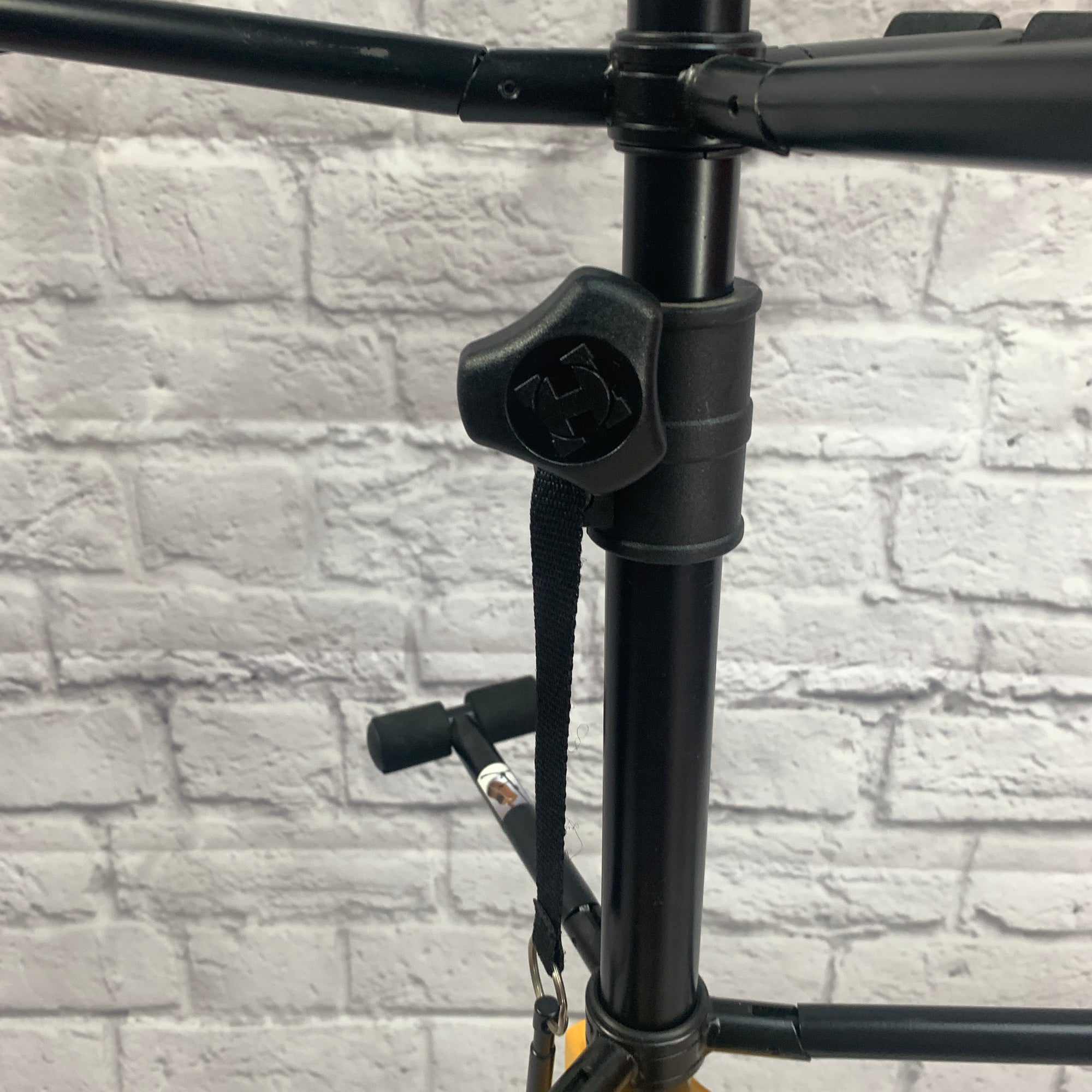 Hercules 6 Guitar Stand