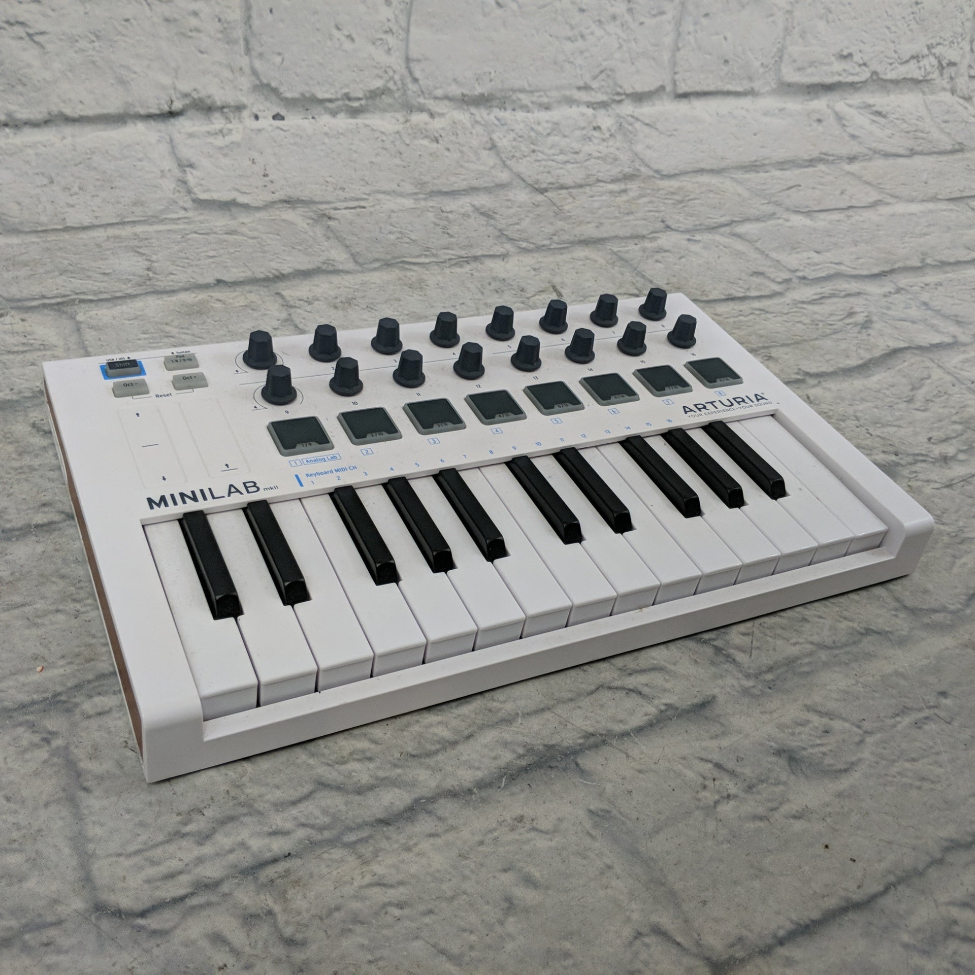 Arturia Minilab MkII USB Midi Controller